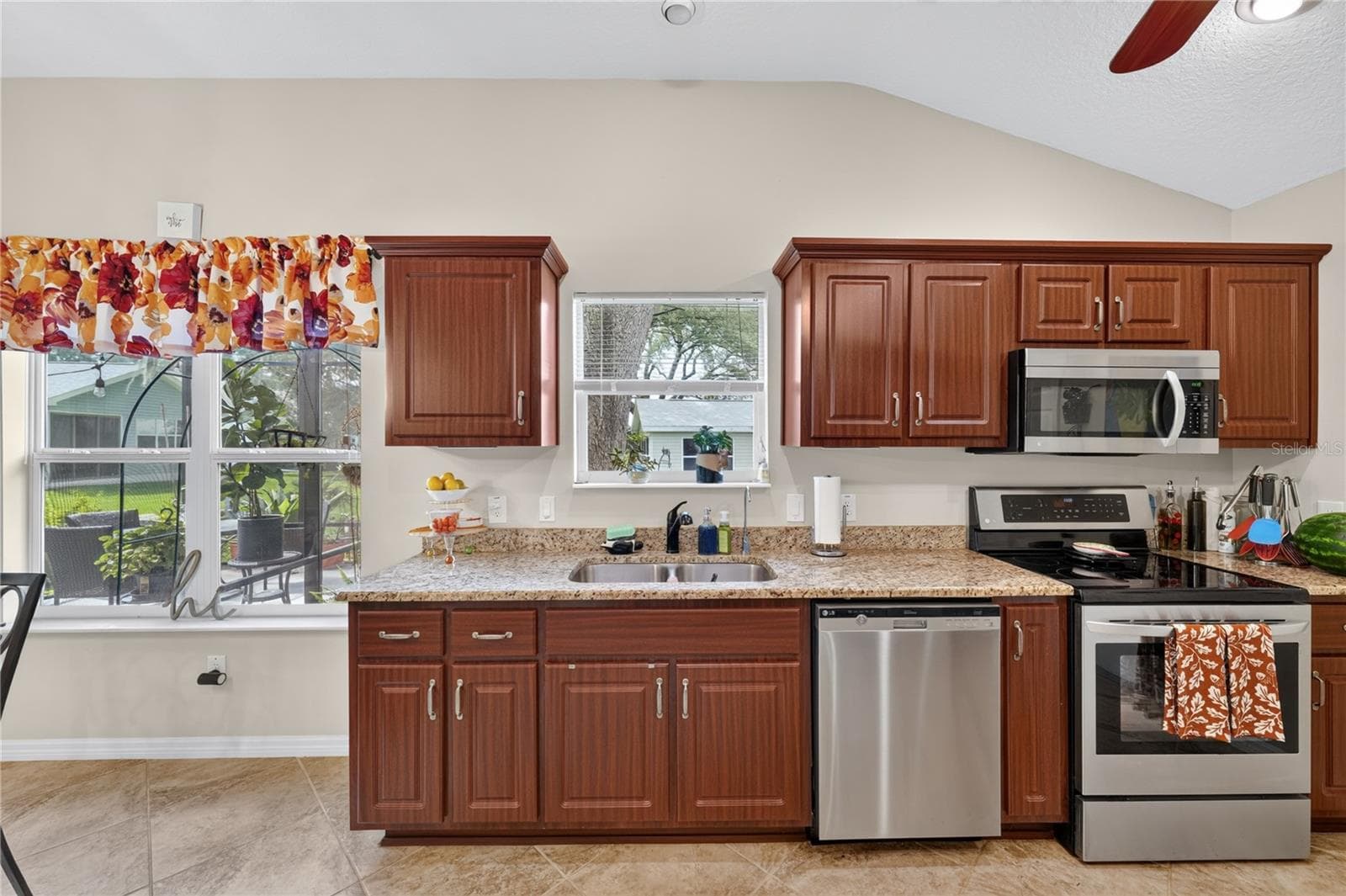 Single Family Residence at 313 GONZALES PL, LADY LAKE, photo 13 of 30