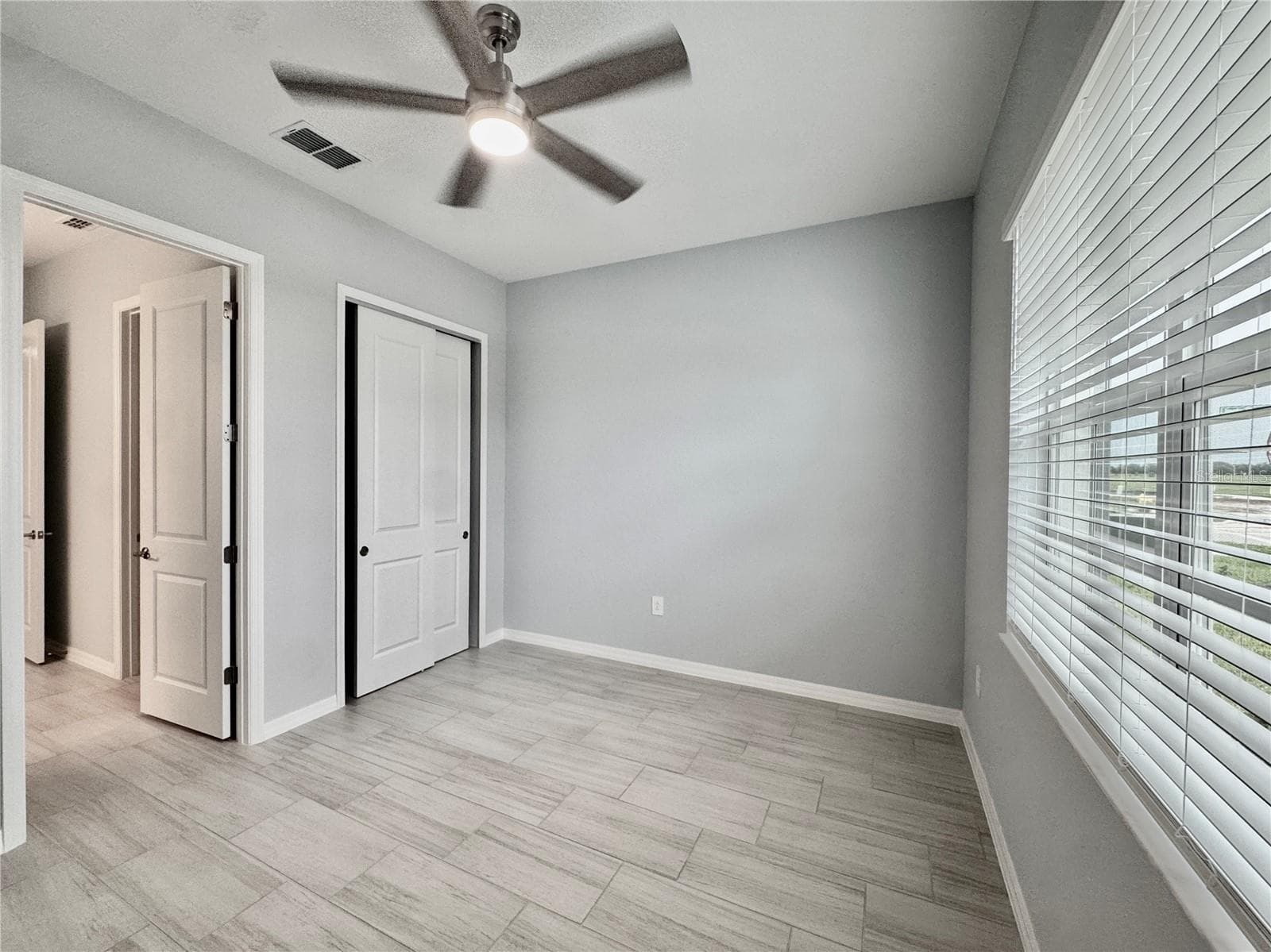 Single Family Residence at 19227 SCALLOP LOOP, LAKEWOOD RANCH, photo 17 of 42
