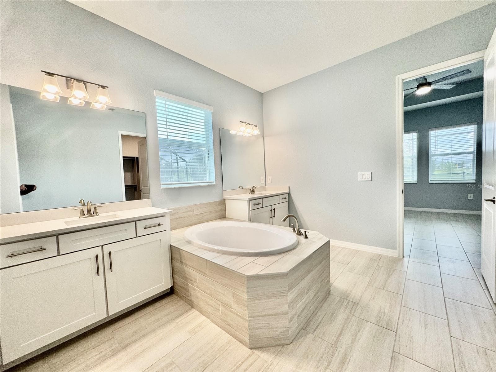 Single Family Residence at 19227 SCALLOP LOOP, LAKEWOOD RANCH, photo 31 of 42
