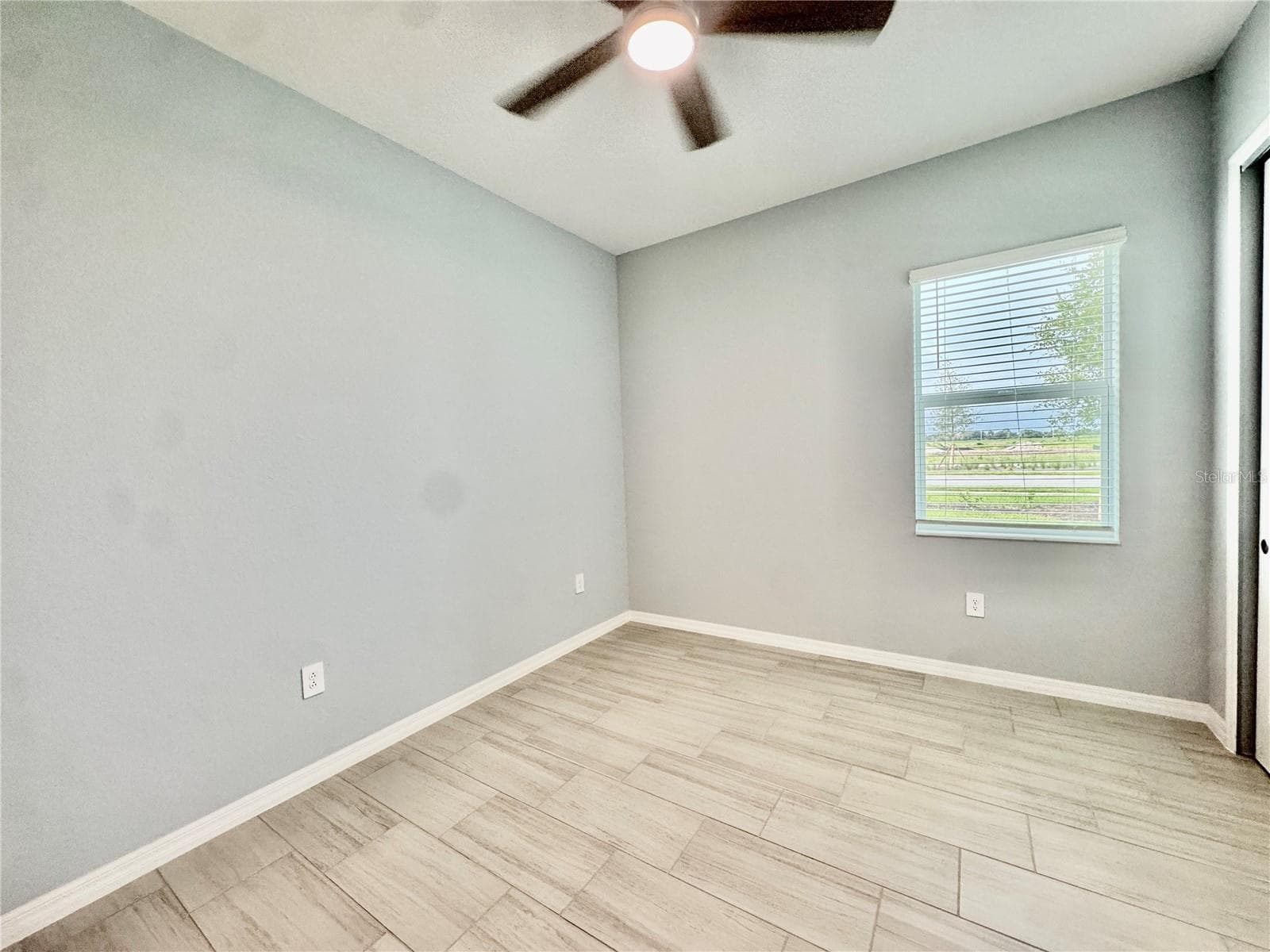 Single Family Residence at 19227 SCALLOP LOOP, LAKEWOOD RANCH, photo 33 of 42