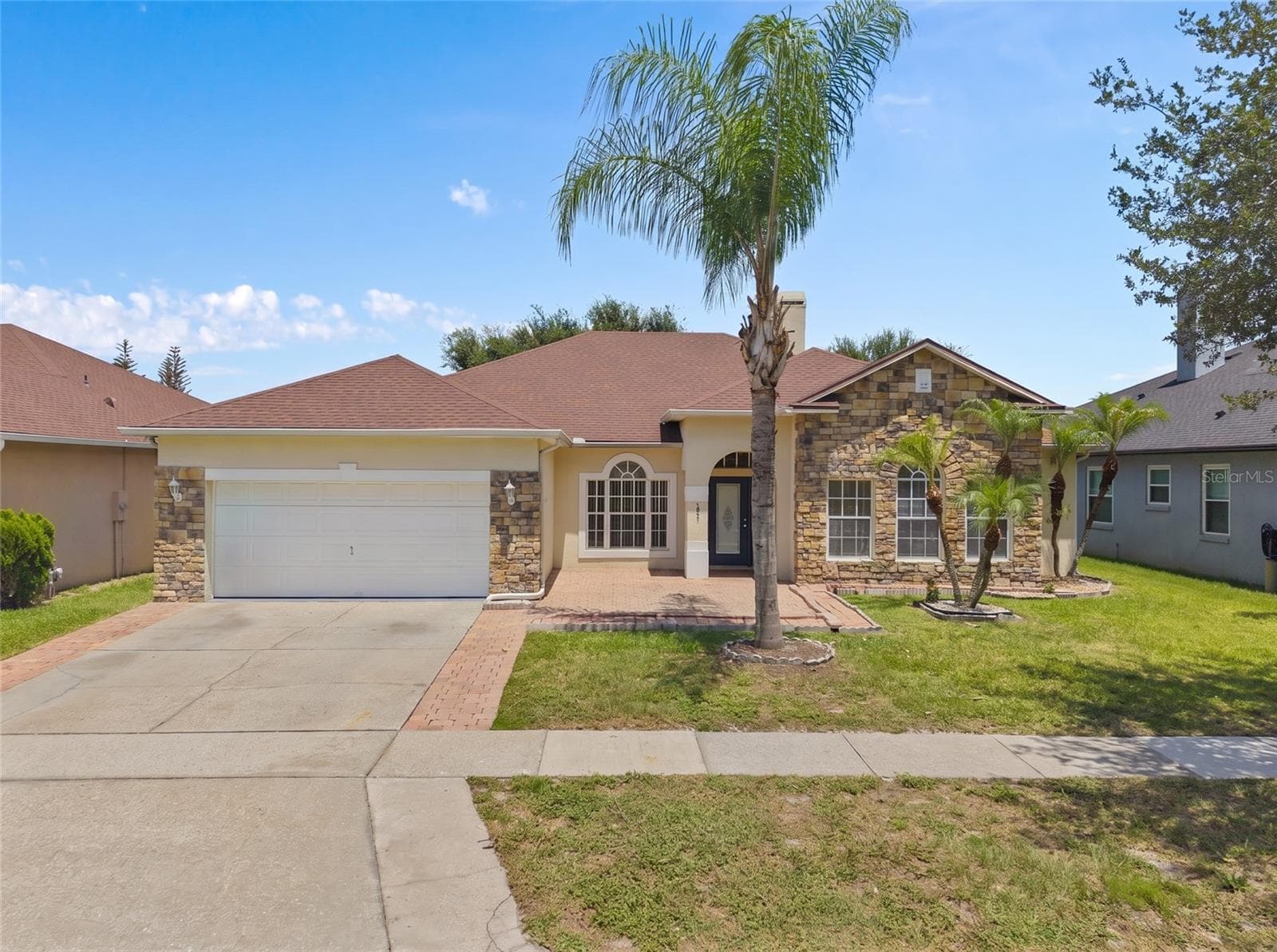 Single Family Residence at 13821 AMBERLEIGH RD, ORLANDO, photo 2 of 56