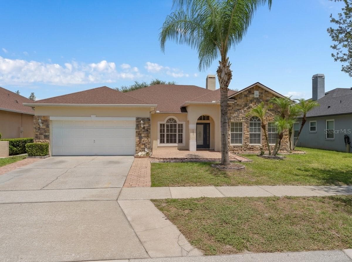 Single Family Residence at 13821 AMBERLEIGH RD, ORLANDO, photo 3 of 56