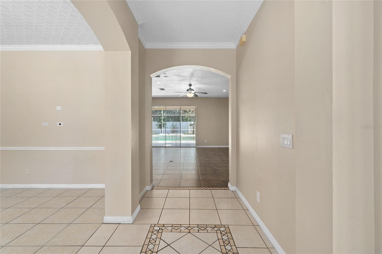 Single Family Residence at 13821 AMBERLEIGH RD, ORLANDO, photo 7 of 56