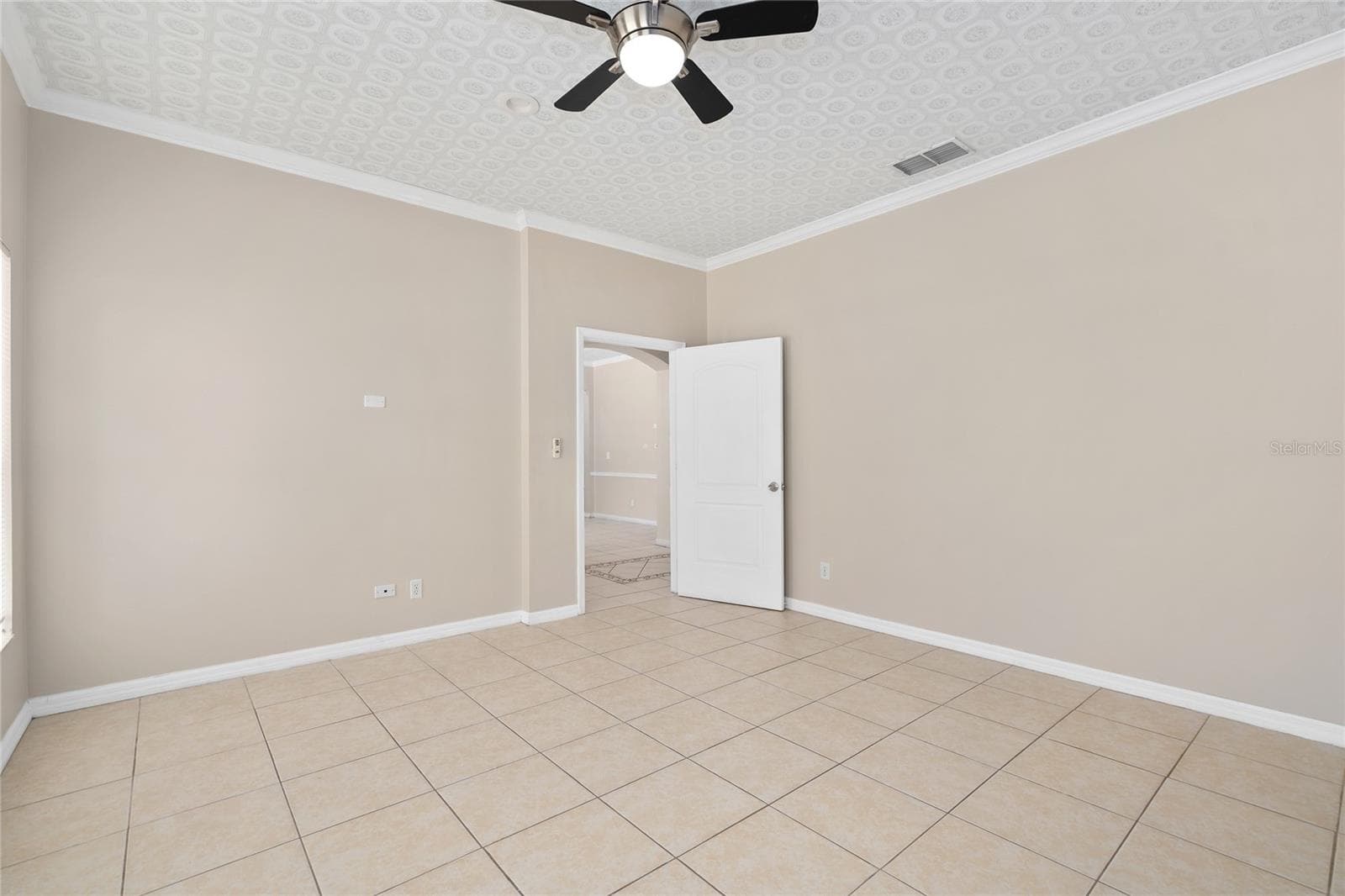 Single Family Residence at 13821 AMBERLEIGH RD, ORLANDO, photo 8 of 56