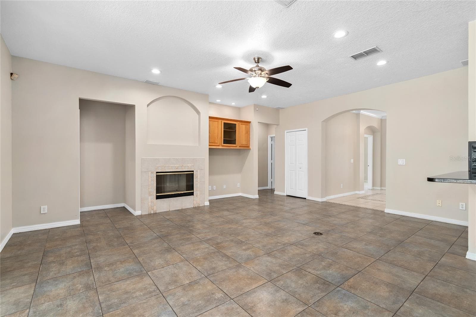 Single Family Residence at 13821 AMBERLEIGH RD, ORLANDO, photo 13 of 56