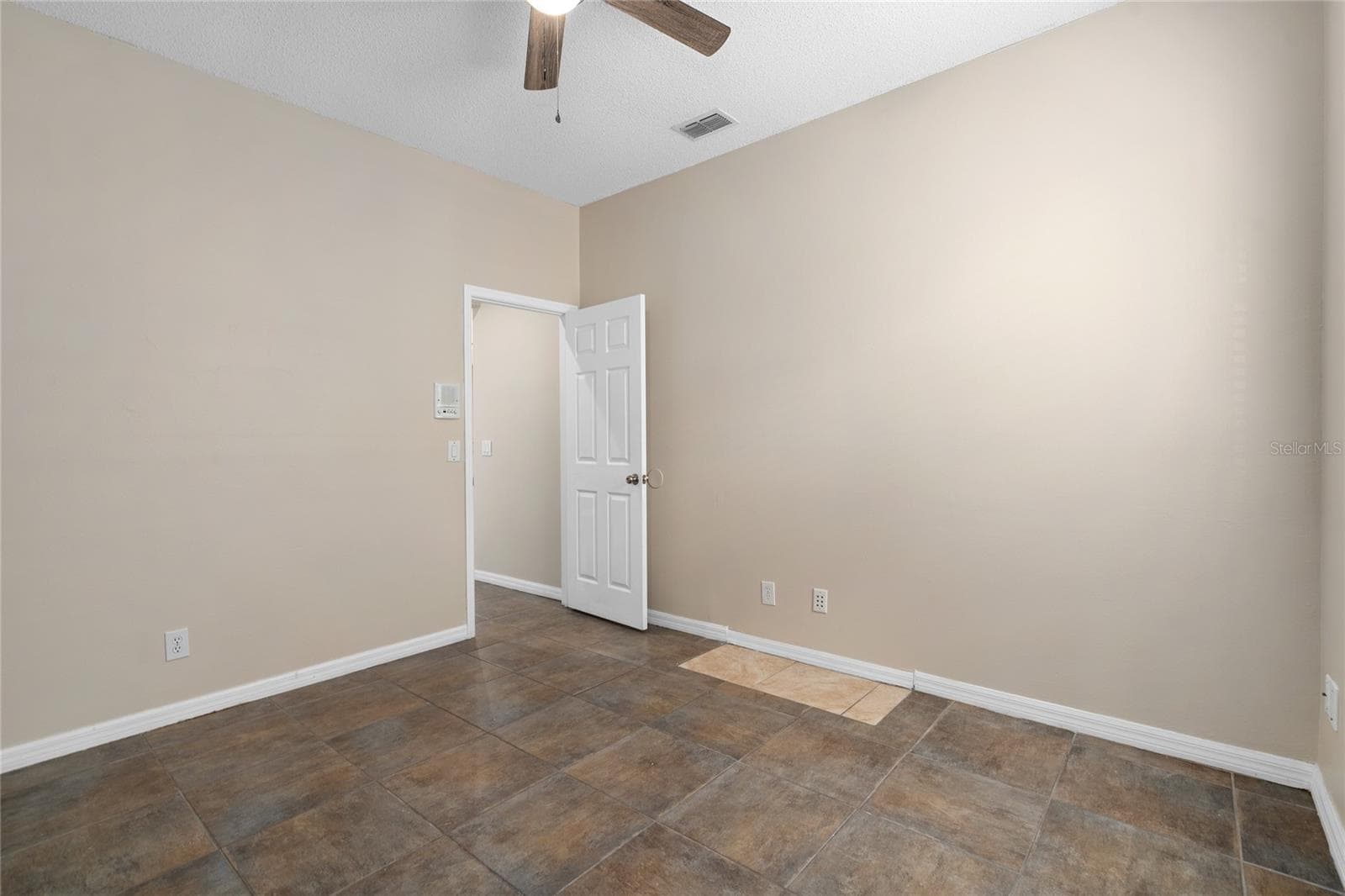 Single Family Residence at 13821 AMBERLEIGH RD, ORLANDO, photo 34 of 56