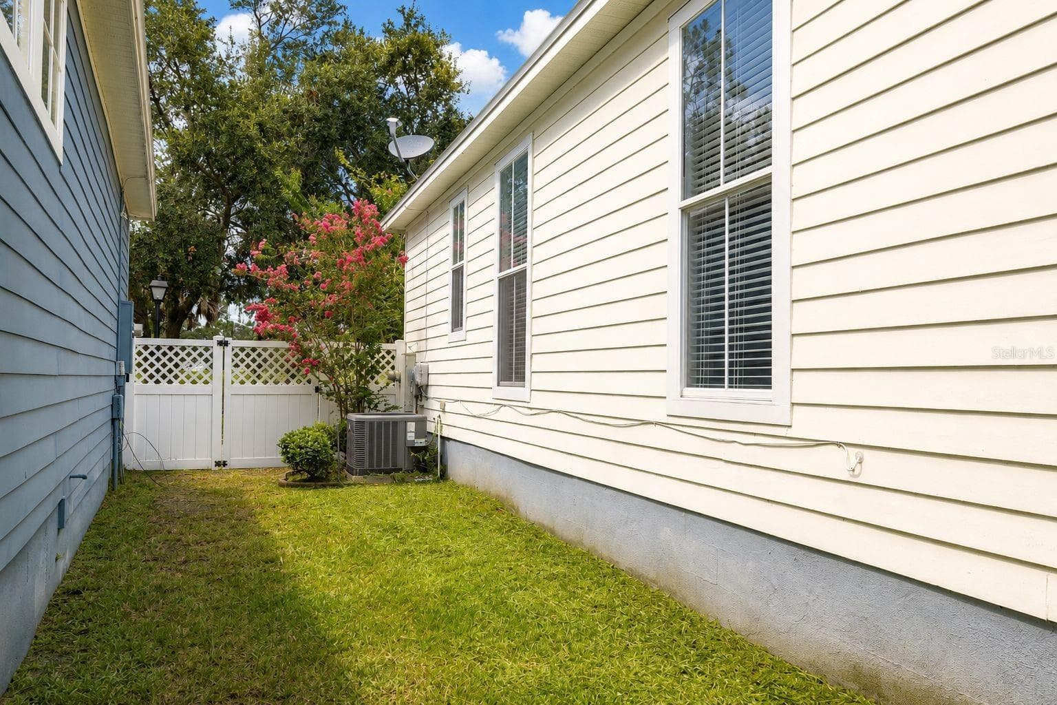 Small side yard - 167 LONGVIEW AVE, CELEBRATION