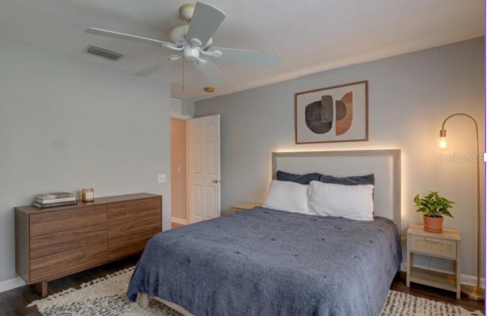 virtual stagged bedroom - 9516 CHARLESBERG DR, TAMPA