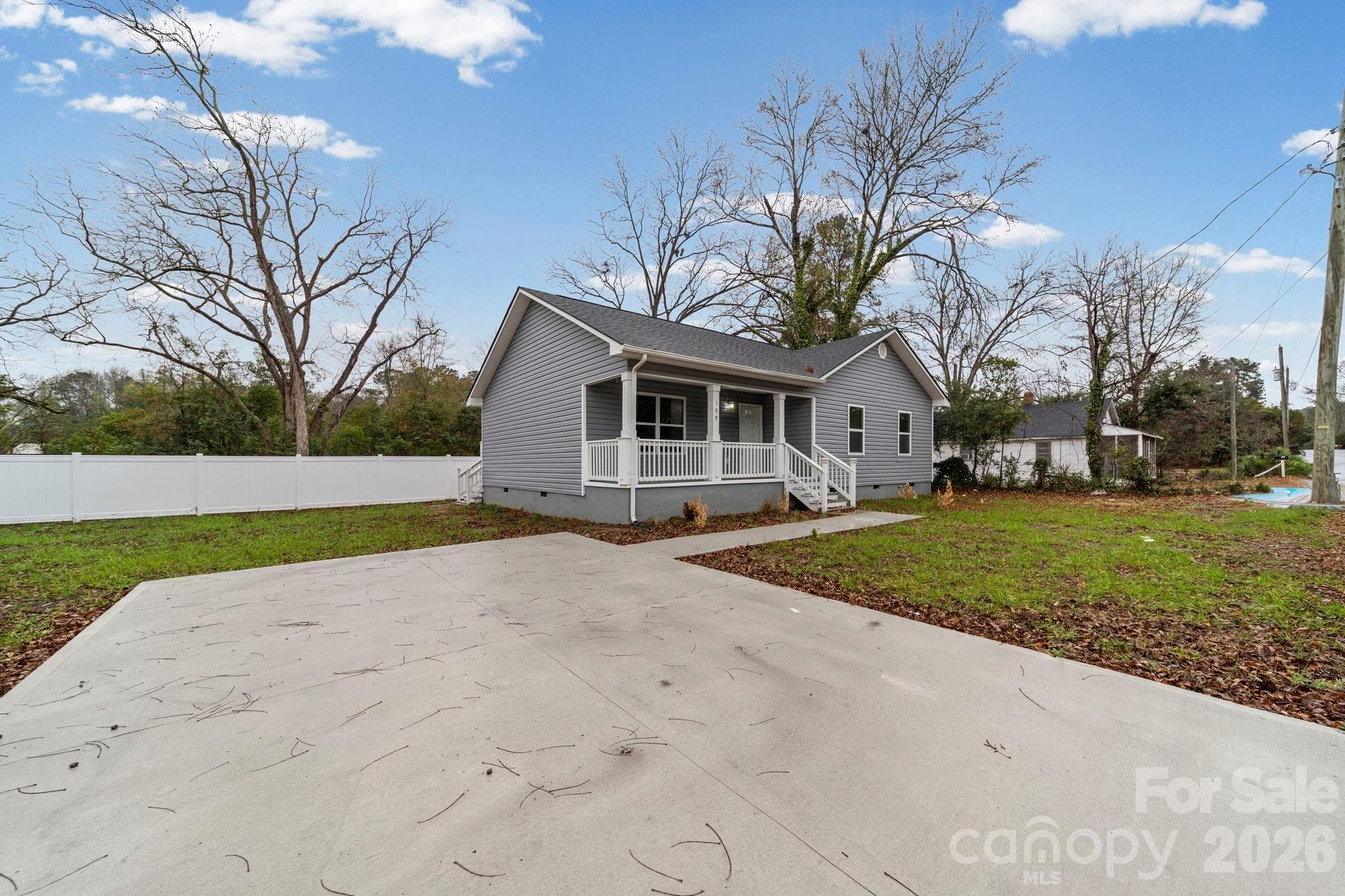 Single Family Residence at 109 Haddock Road NW, Orangeburg, photo 2 of 38