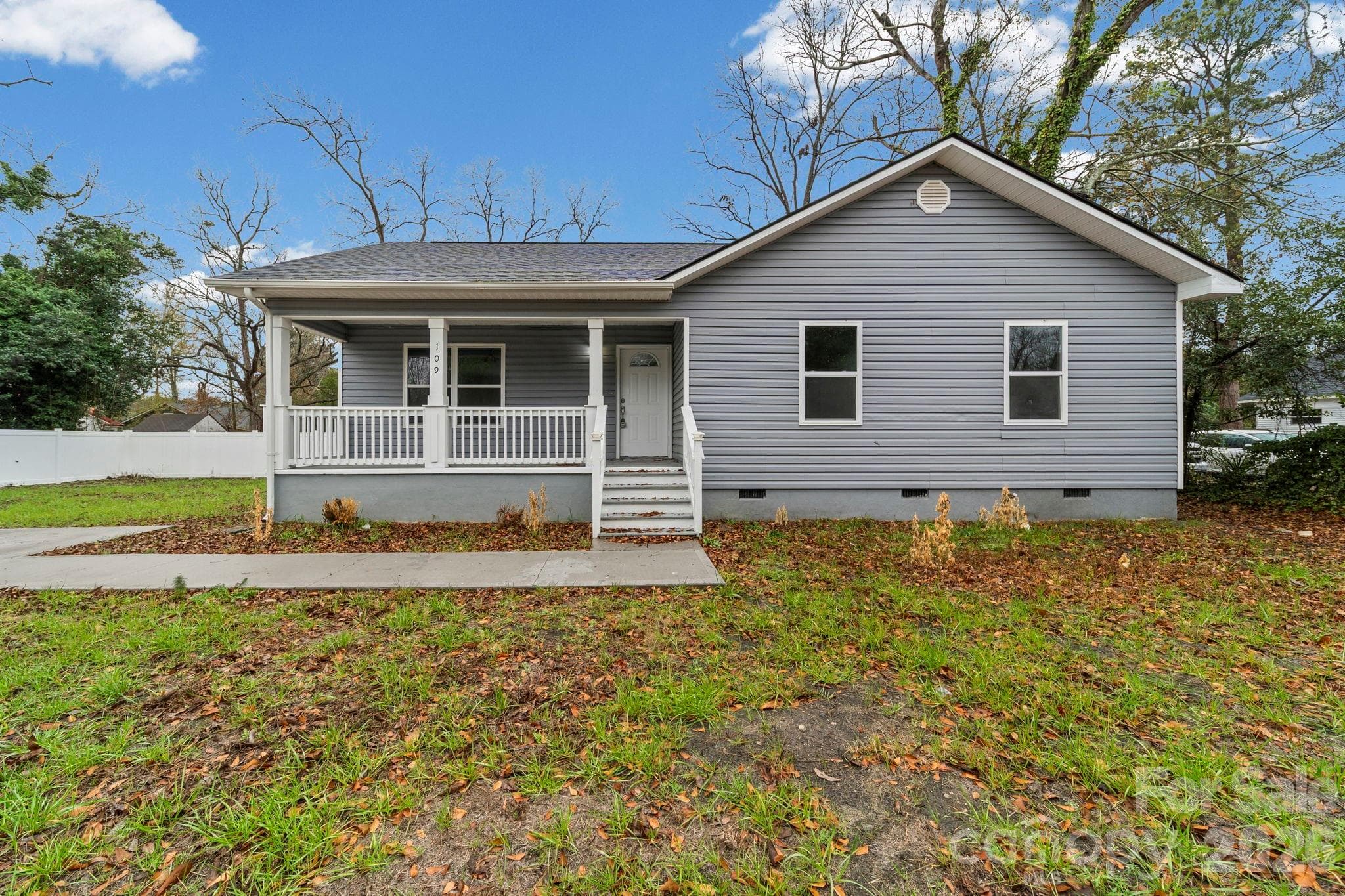 Single Family Residence at 109 Haddock Road NW, Orangeburg, photo 3 of 38