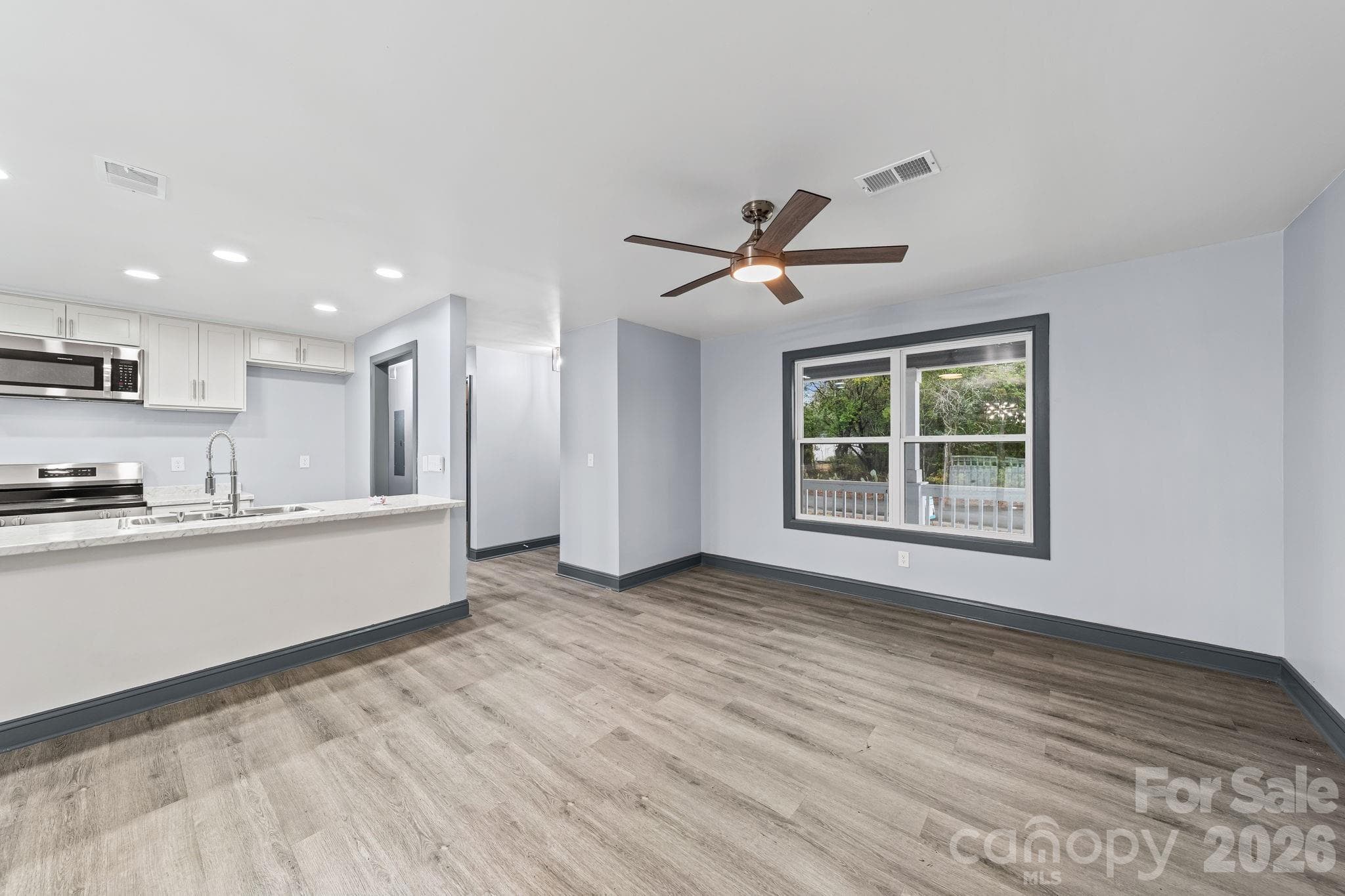 Single Family Residence at 109 Haddock Road NW, Orangeburg, photo 10 of 38