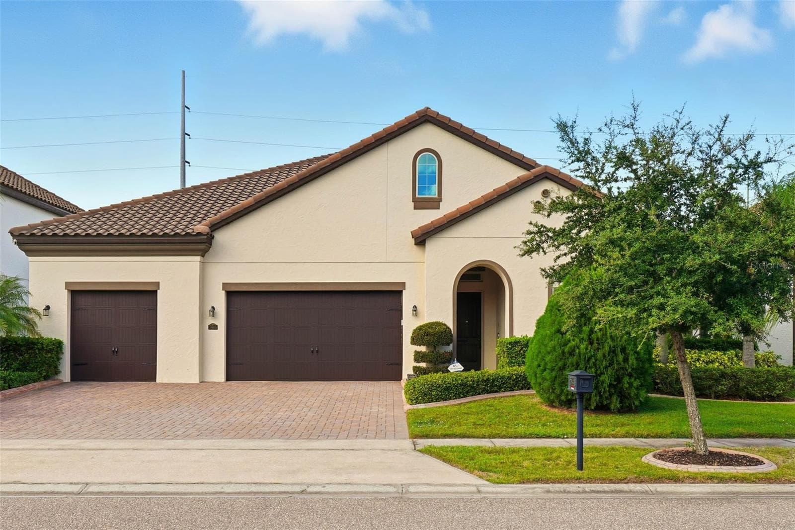 7945 CHILTON DR