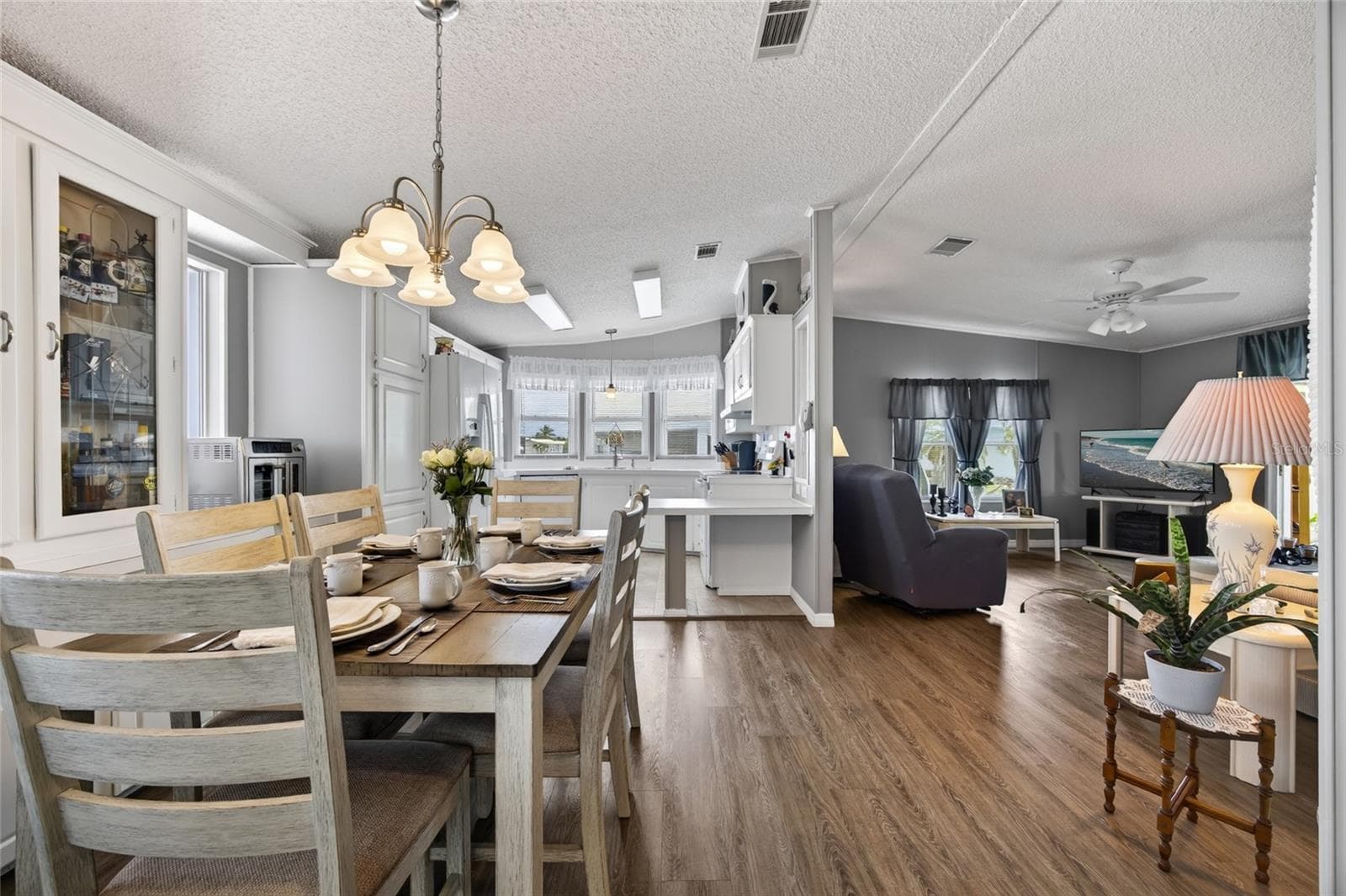 Manufactured Home at 644 SCHOONER ST, NORTH PORT, photo 6 of 44