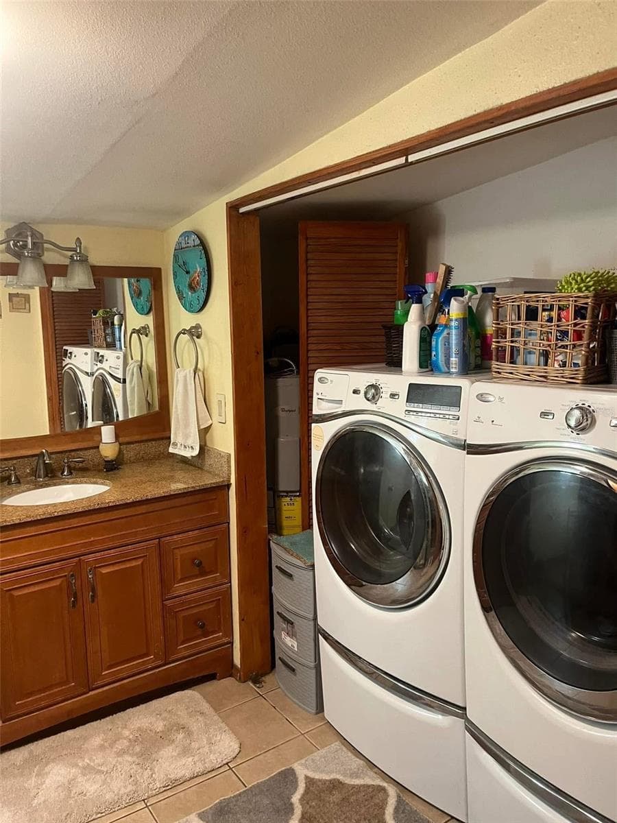 Laundry - 1529 W RIVER LN, TAMPA