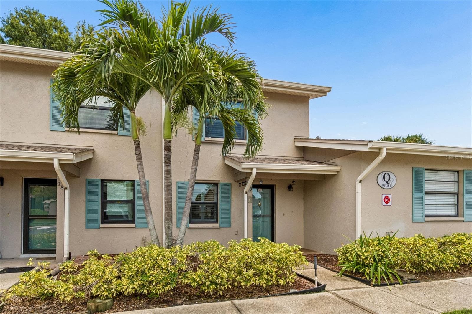 Your carefree Florida lifestyle awaits you - 2131 RIDGE RD S #99, LARGO