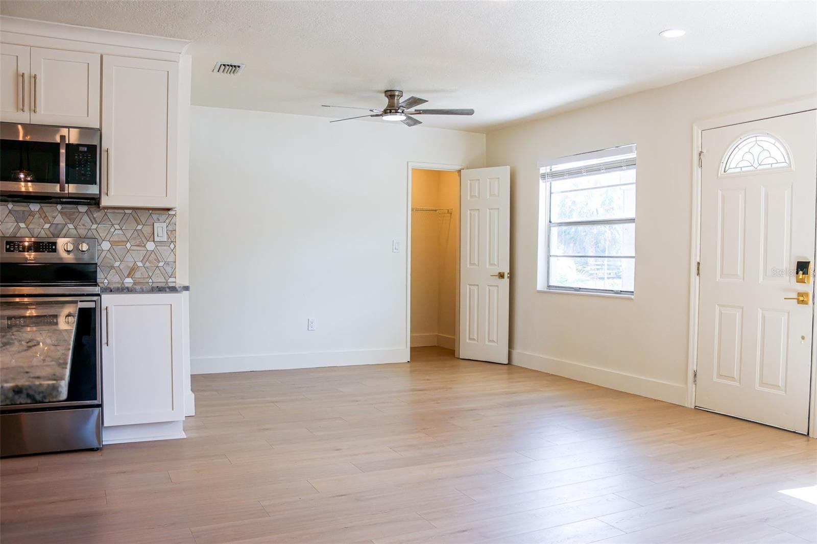Single Family Residence at 4211 W BAY VIEW AVE, TAMPA, photo 11 of 26