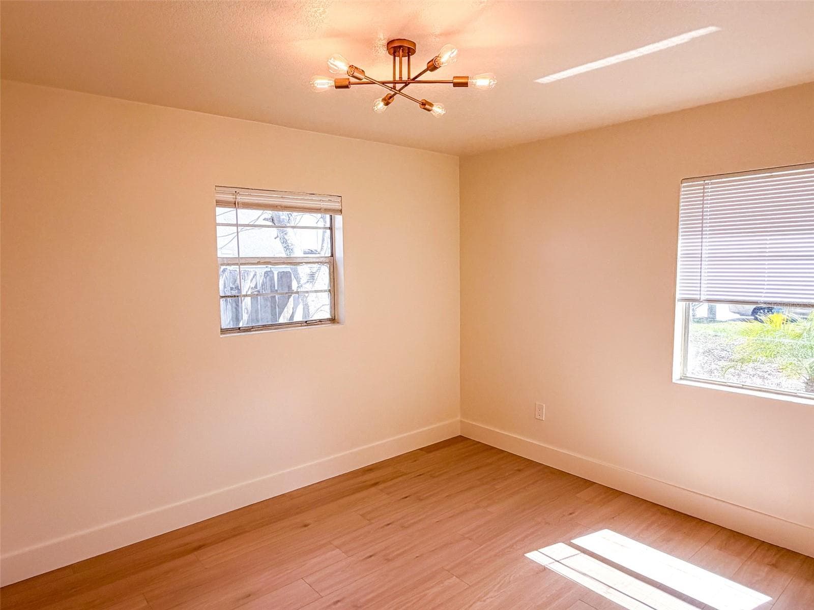 Single Family Residence at 4211 W BAY VIEW AVE, TAMPA, photo 13 of 26