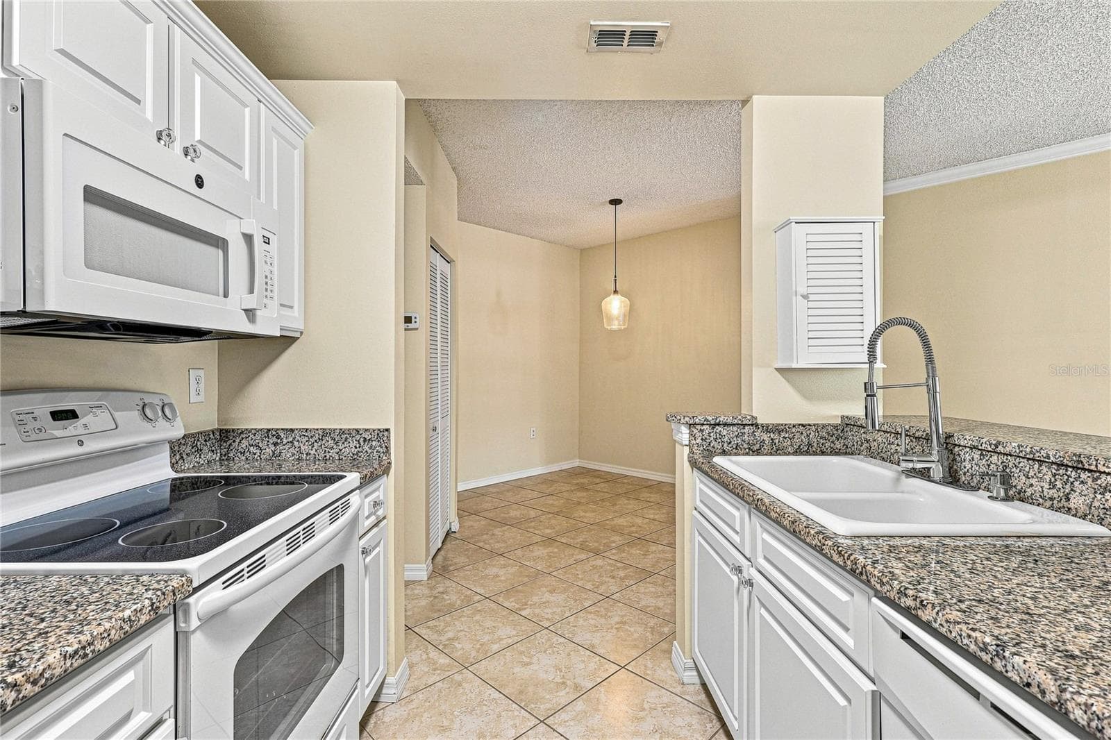 Condominium at 5459 BENTGRASS DR #2-110, SARASOTA, photo 8 of 24