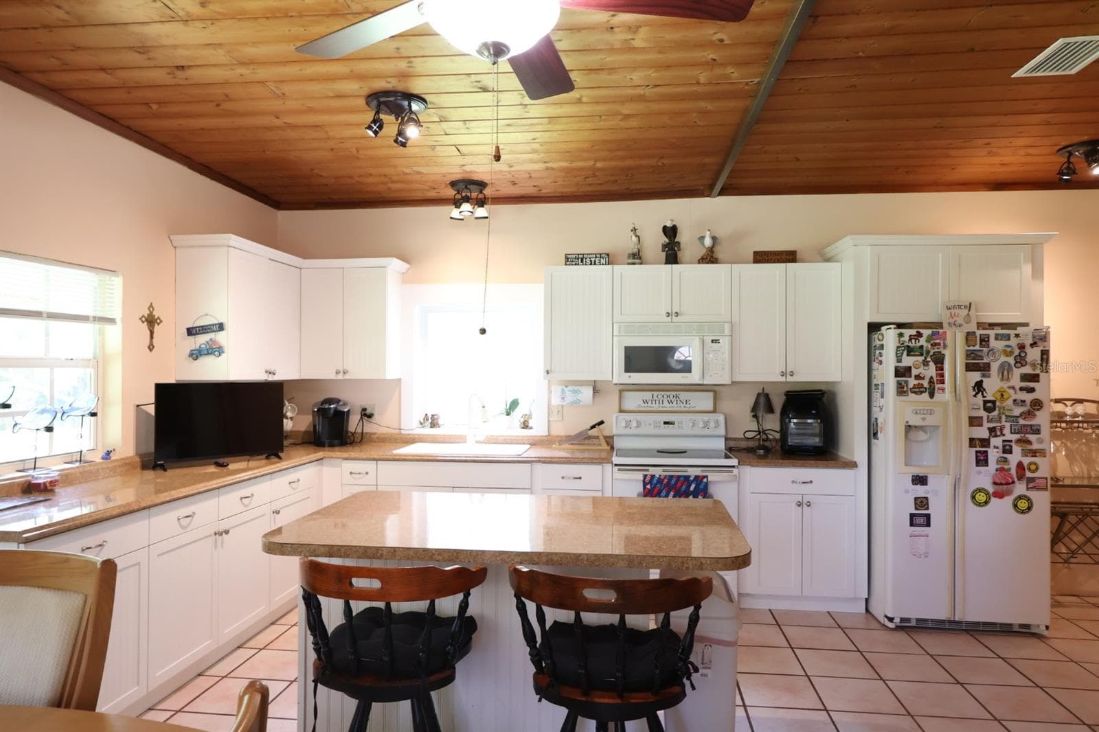 Single Family Residence at 3250 TAYLOR RD, PUNTA GORDA, photo 8 of 23