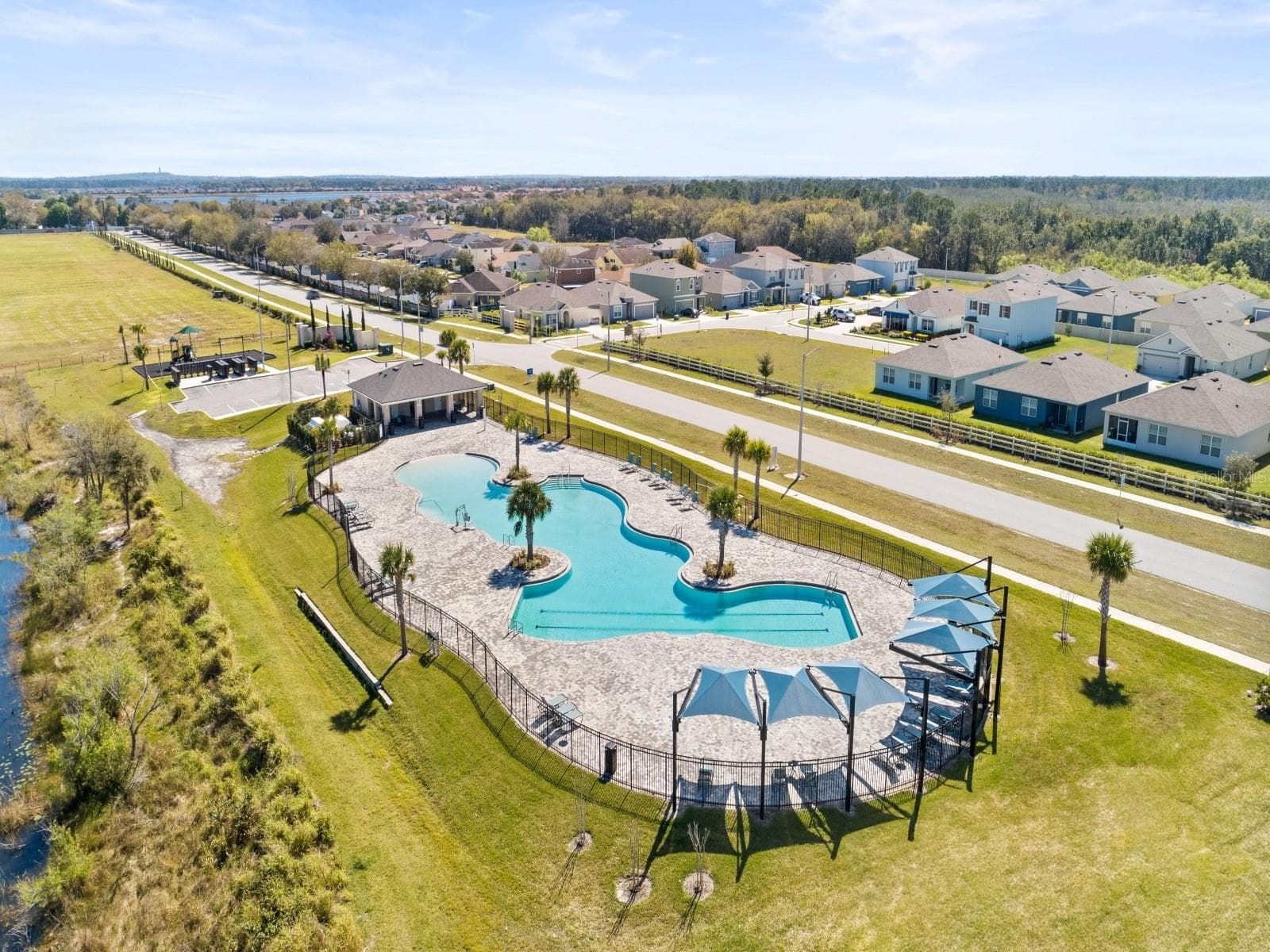 Single Family Residence at 3968 GIORGIO DR, WINTER HAVEN, photo 2 of 5