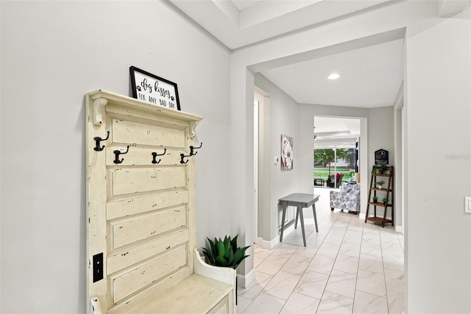 Single Family Residence at 253 OLD MOSS CIR, DELAND, photo 8 of 38
