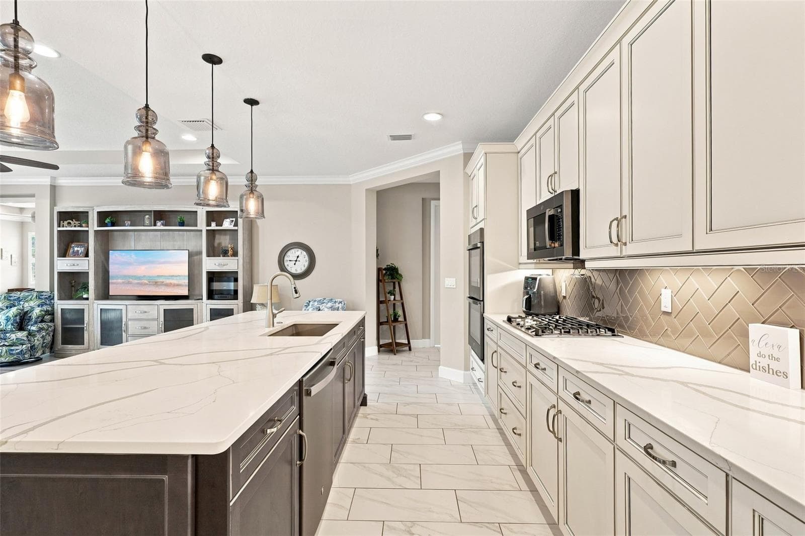 Single Family Residence at 253 OLD MOSS CIR, DELAND, photo 12 of 38