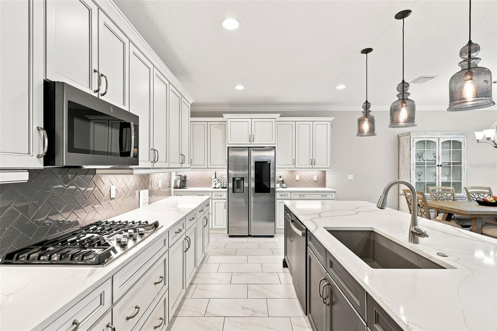 Single Family Residence at 253 OLD MOSS CIR, DELAND, photo 14 of 38