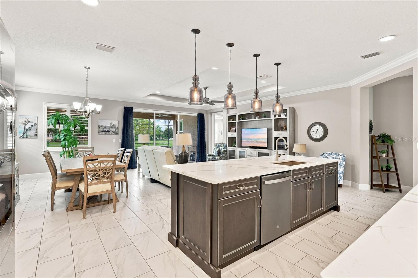 Single Family Residence at 253 OLD MOSS CIR, DELAND, photo 17 of 38