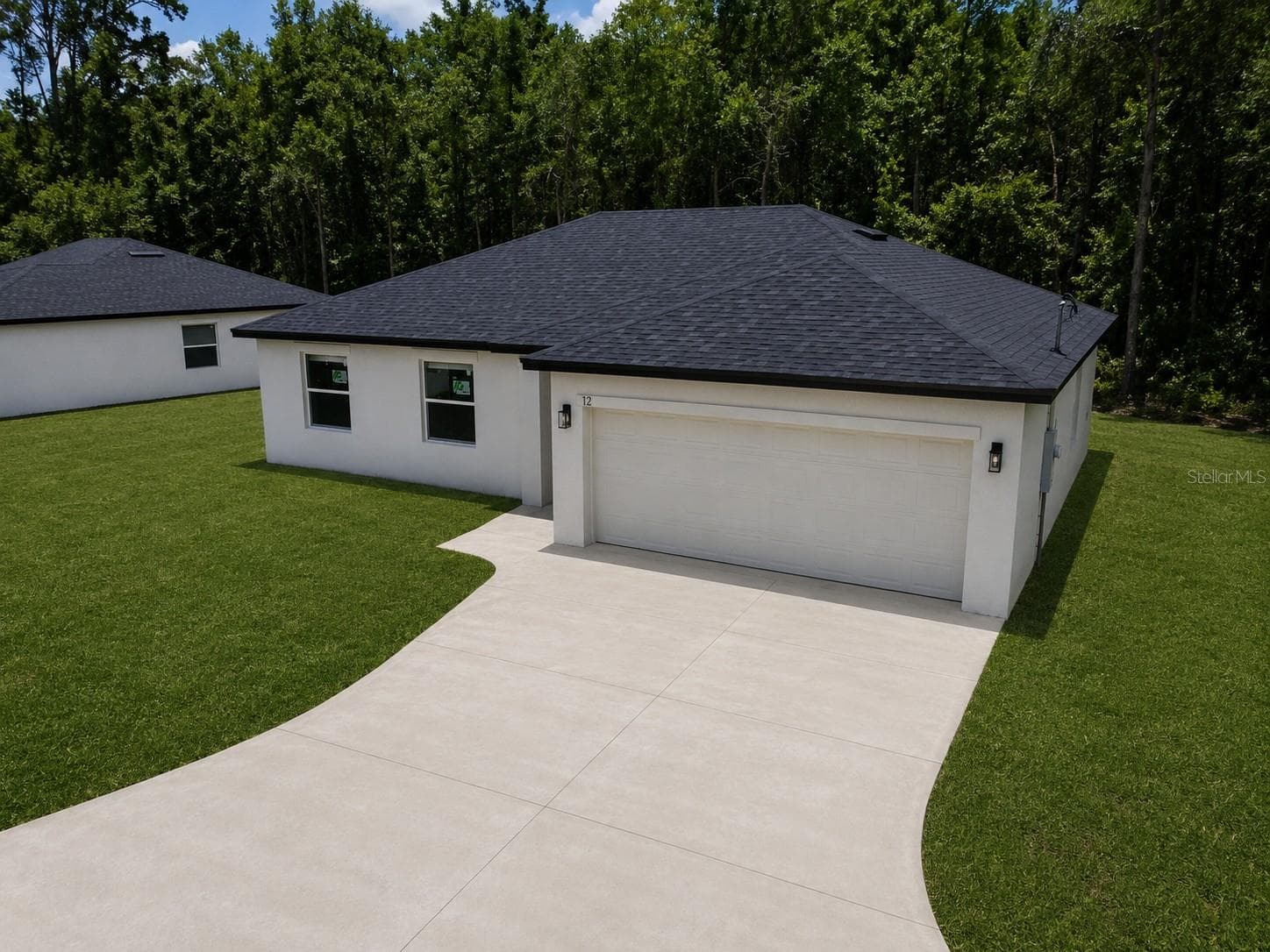 12 LOCUST RUN DR
