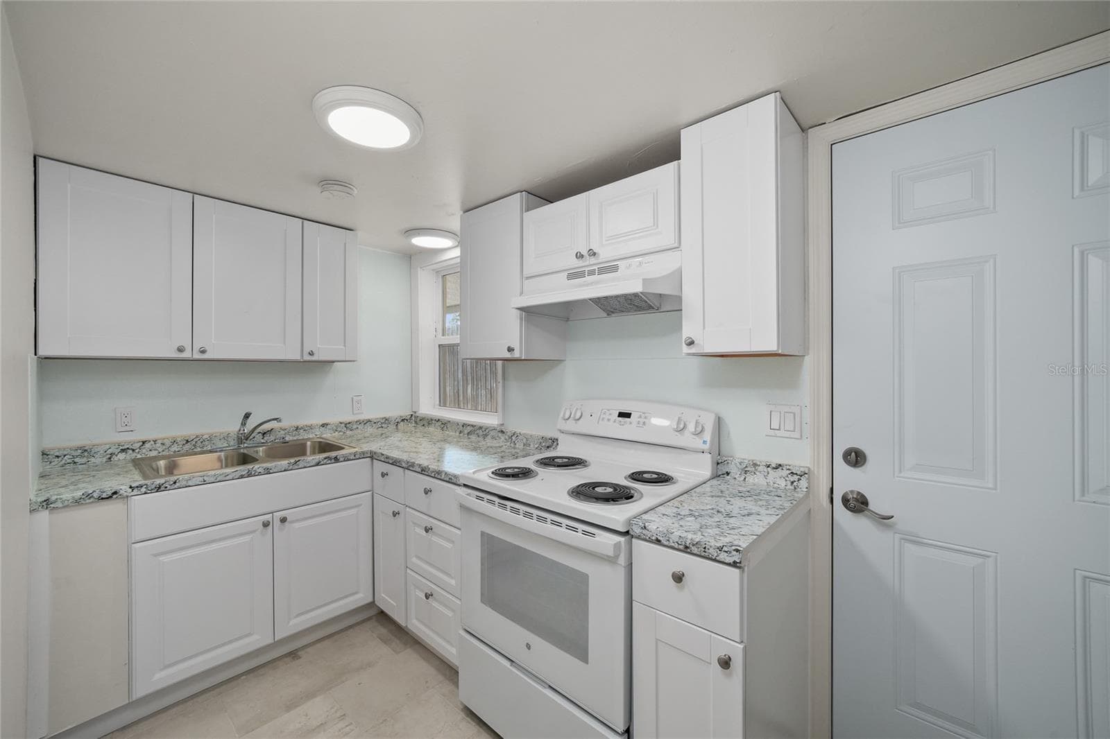 Multi-Family 5+ at 4615 N HESPERIDES ST, TAMPA, photo 2 of 15