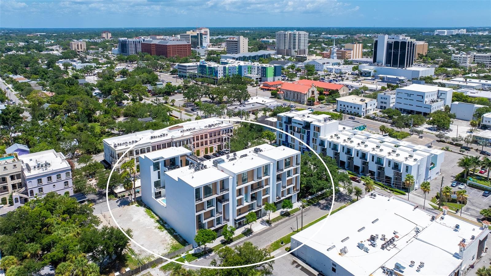 VILLA BALLADA is an award winning contemporary European styled community located mere blocks from the spectacular aqua waters of Sarasota Bay, and downtown Sarasota's farmers market, culinary delights, and arts & culture & shopping. - 430 KUMQUAT CT #202, SARASOTA