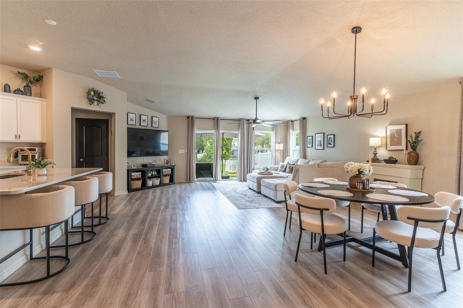 Single Family Residence at 615 VALRI PARK DR, VALRICO, photo 4 of 37