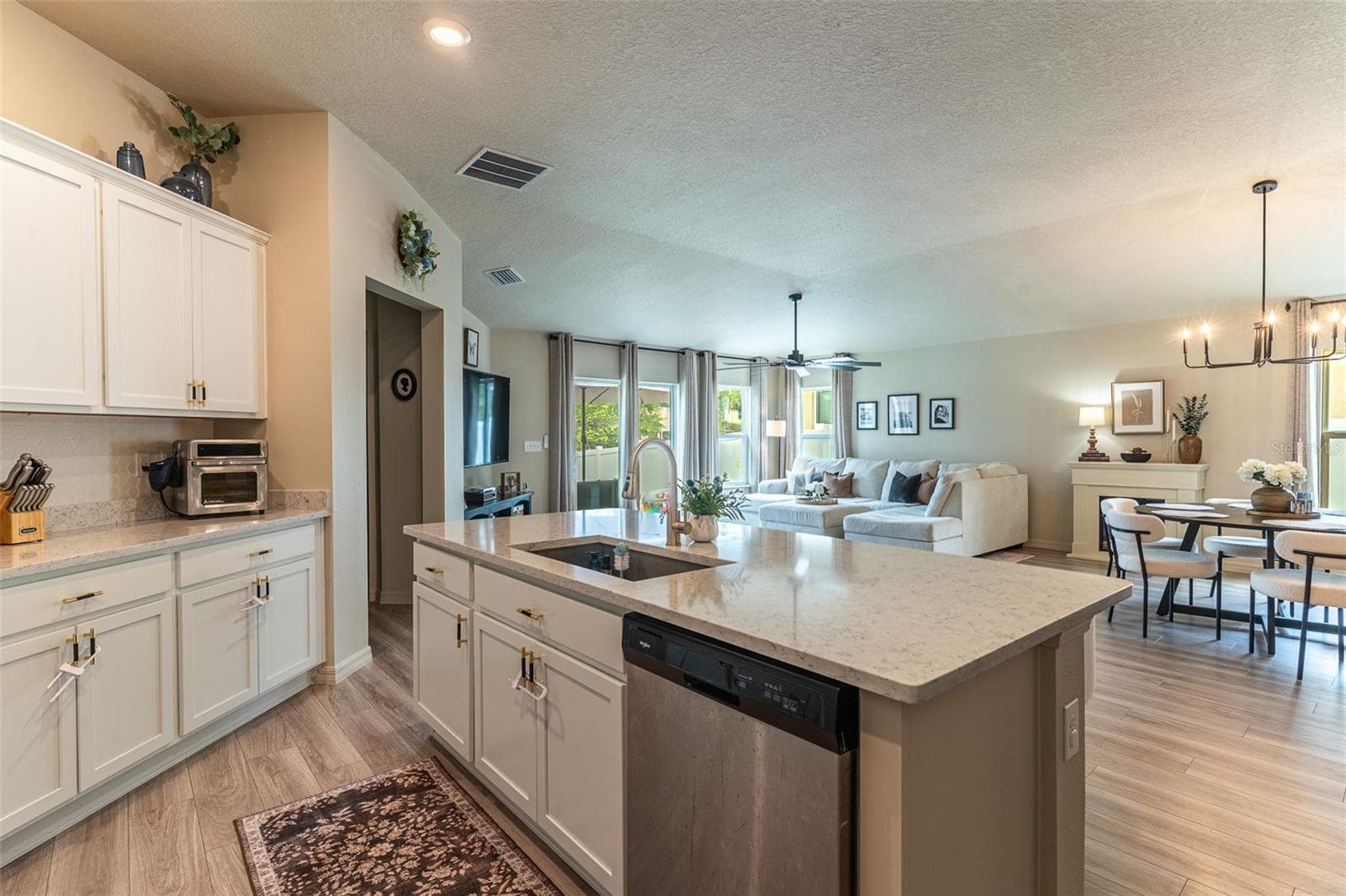 Single Family Residence at 615 VALRI PARK DR, VALRICO, photo 8 of 37