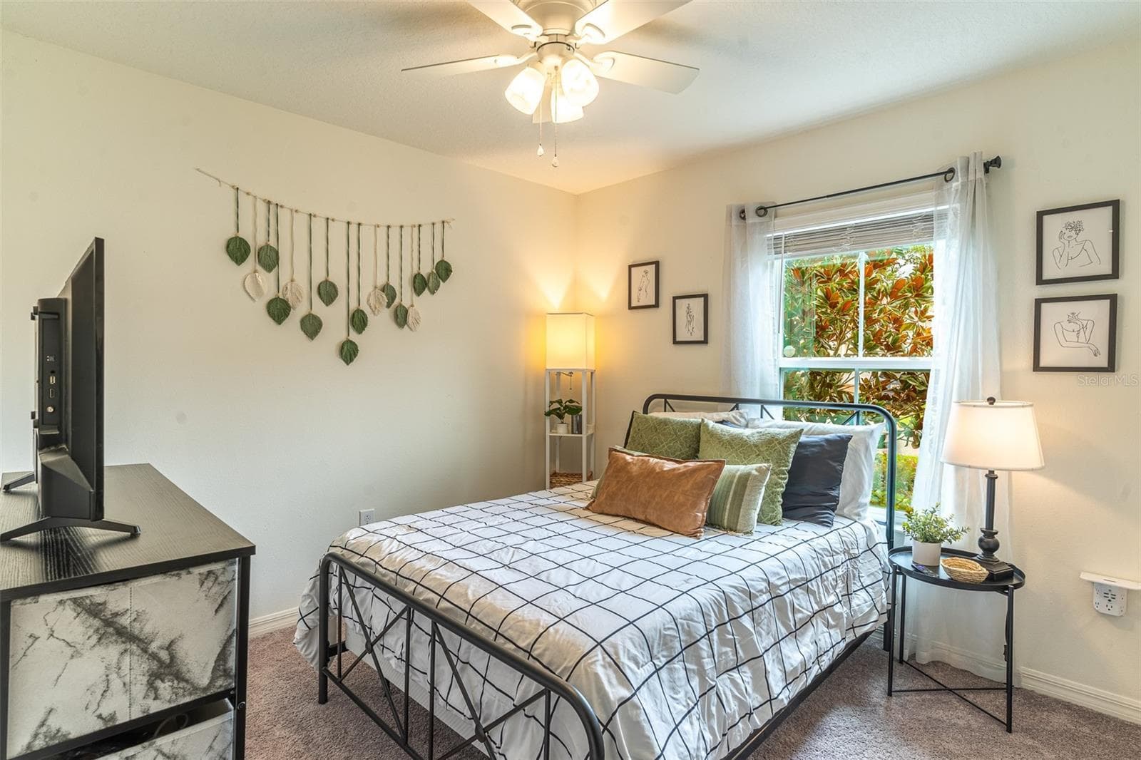 Single Family Residence at 615 VALRI PARK DR, VALRICO, photo 14 of 37