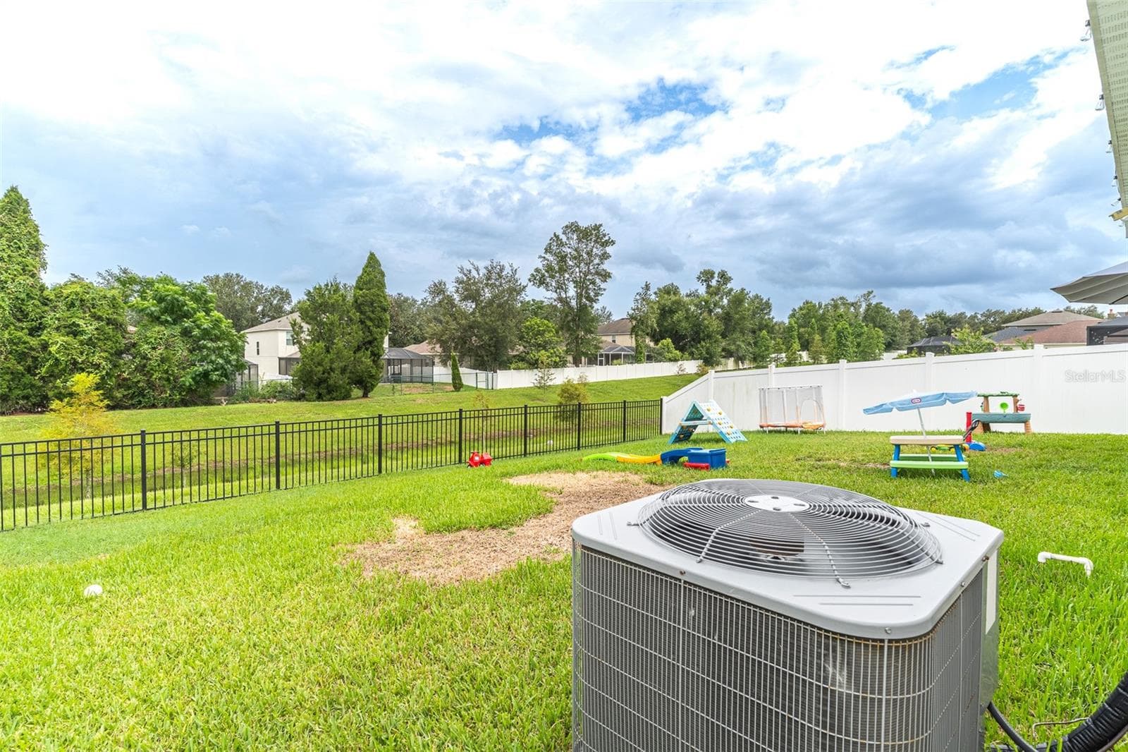 Single Family Residence at 615 VALRI PARK DR, VALRICO, photo 22 of 37