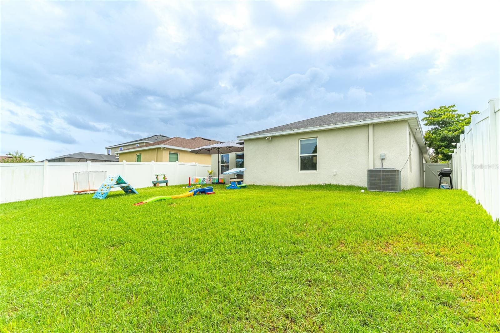 Single Family Residence at 615 VALRI PARK DR, VALRICO, photo 25 of 37