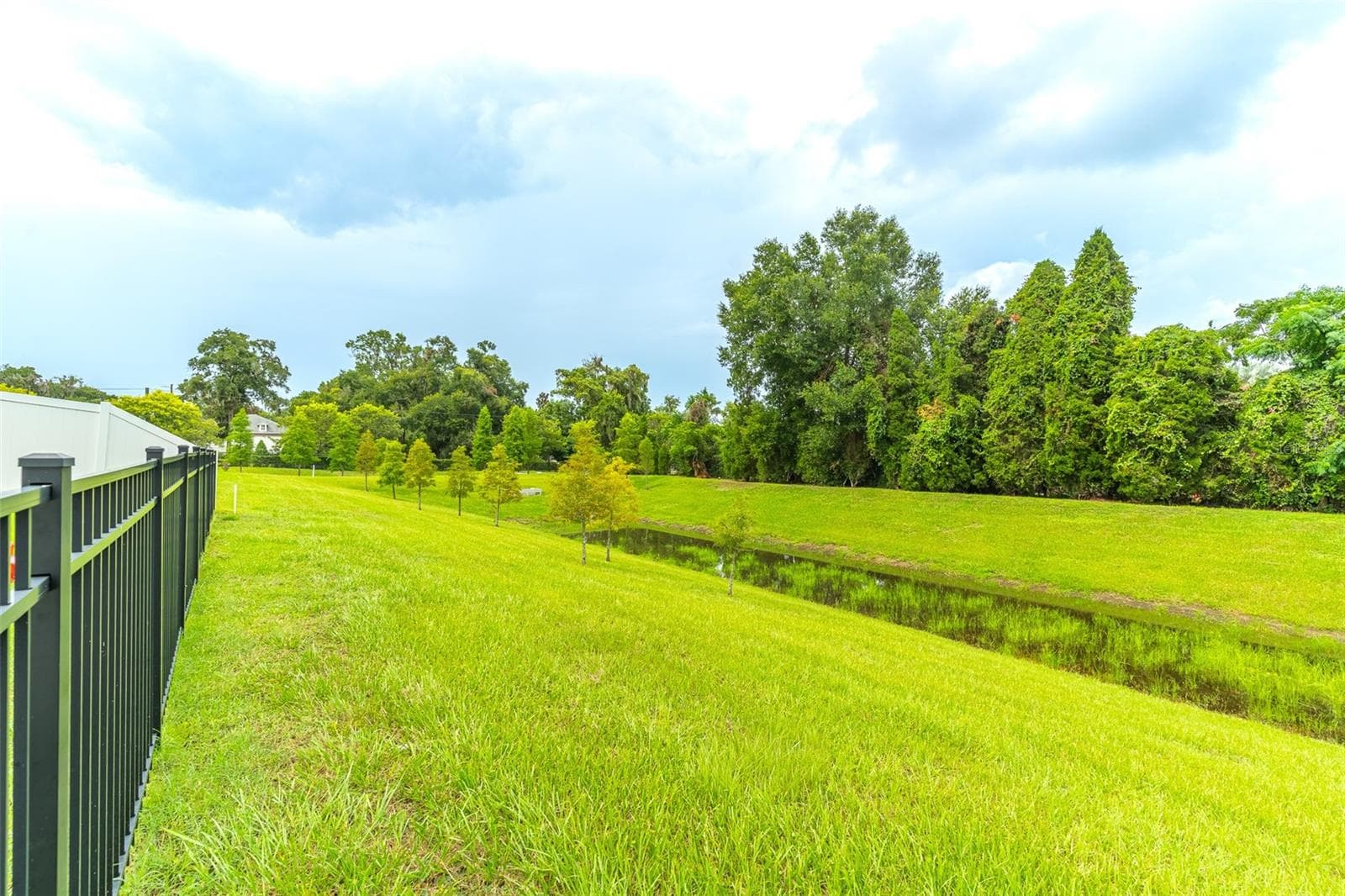 Single Family Residence at 615 VALRI PARK DR, VALRICO, photo 26 of 37