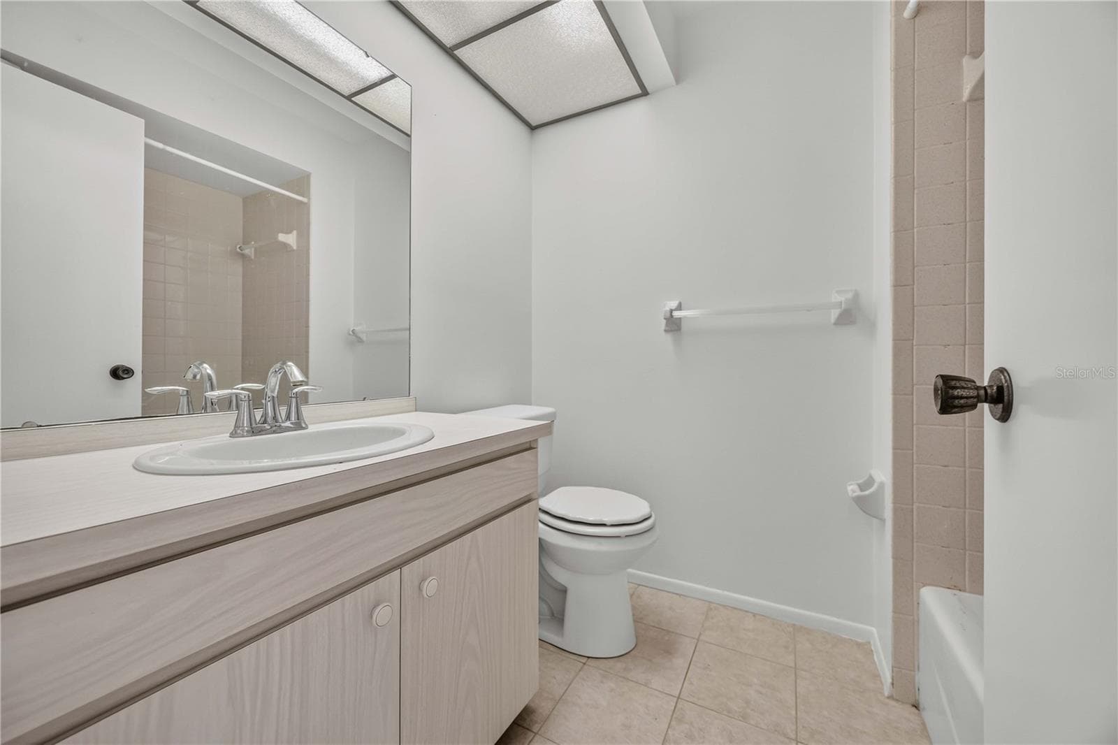 Guest Bathroom - 6510 11TH AVE W, BRADENTON