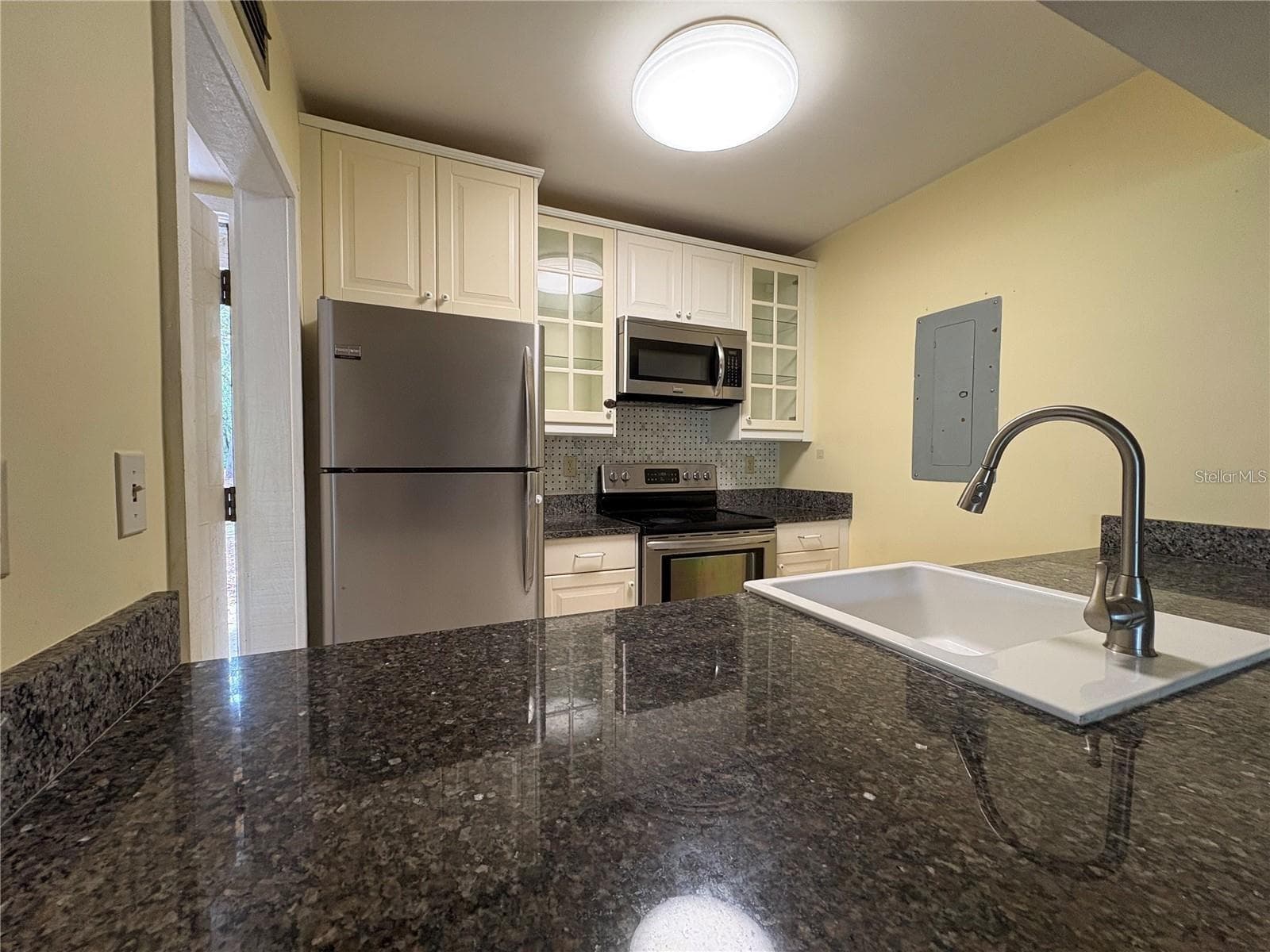 Condominium at 193 PALM VIEW CT #3453/4, HAINES CITY, photo 2 of 9