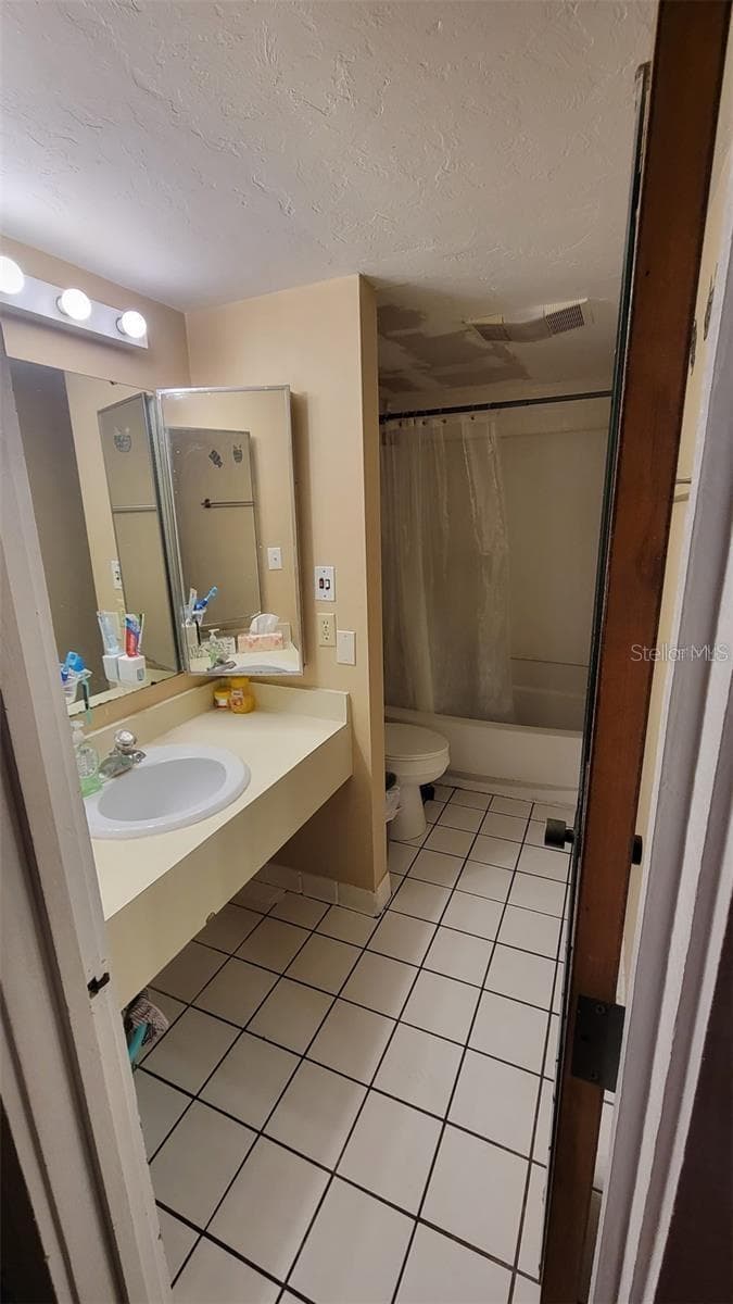 Condominium at 193 PALM VIEW CT #3453/4, HAINES CITY, photo 8 of 9