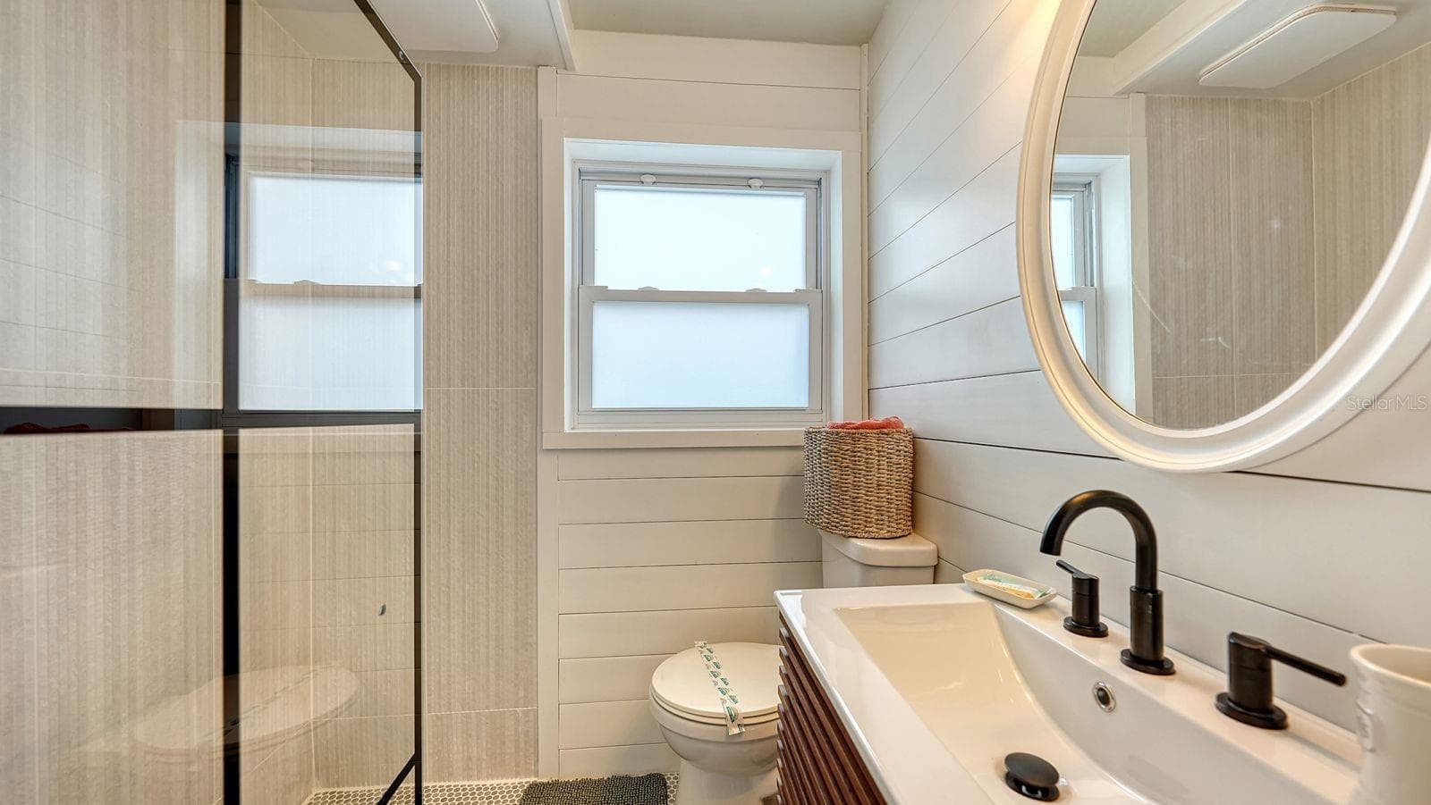 Single Family Residence at 5610 AVENIDA DEL MARE, SARASOTA, photo 8 of 13