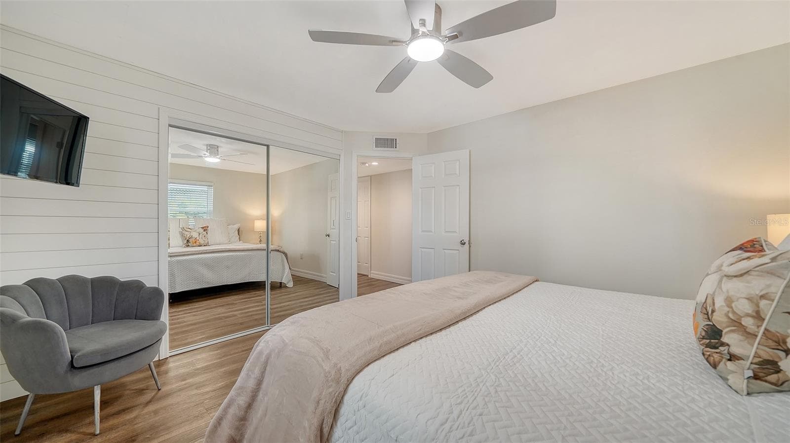 Single Family Residence at 5610 AVENIDA DEL MARE, SARASOTA, photo 11 of 13