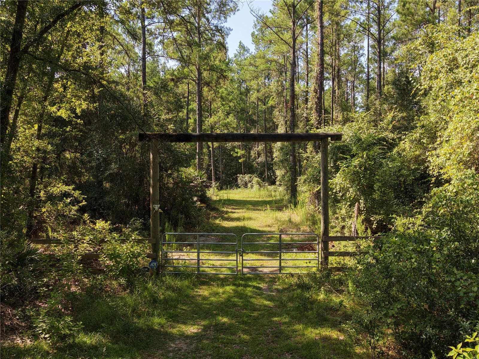 Manufactured Home at 375 BUCK SPRINGS RD, PALATKA, photo 2 of 78