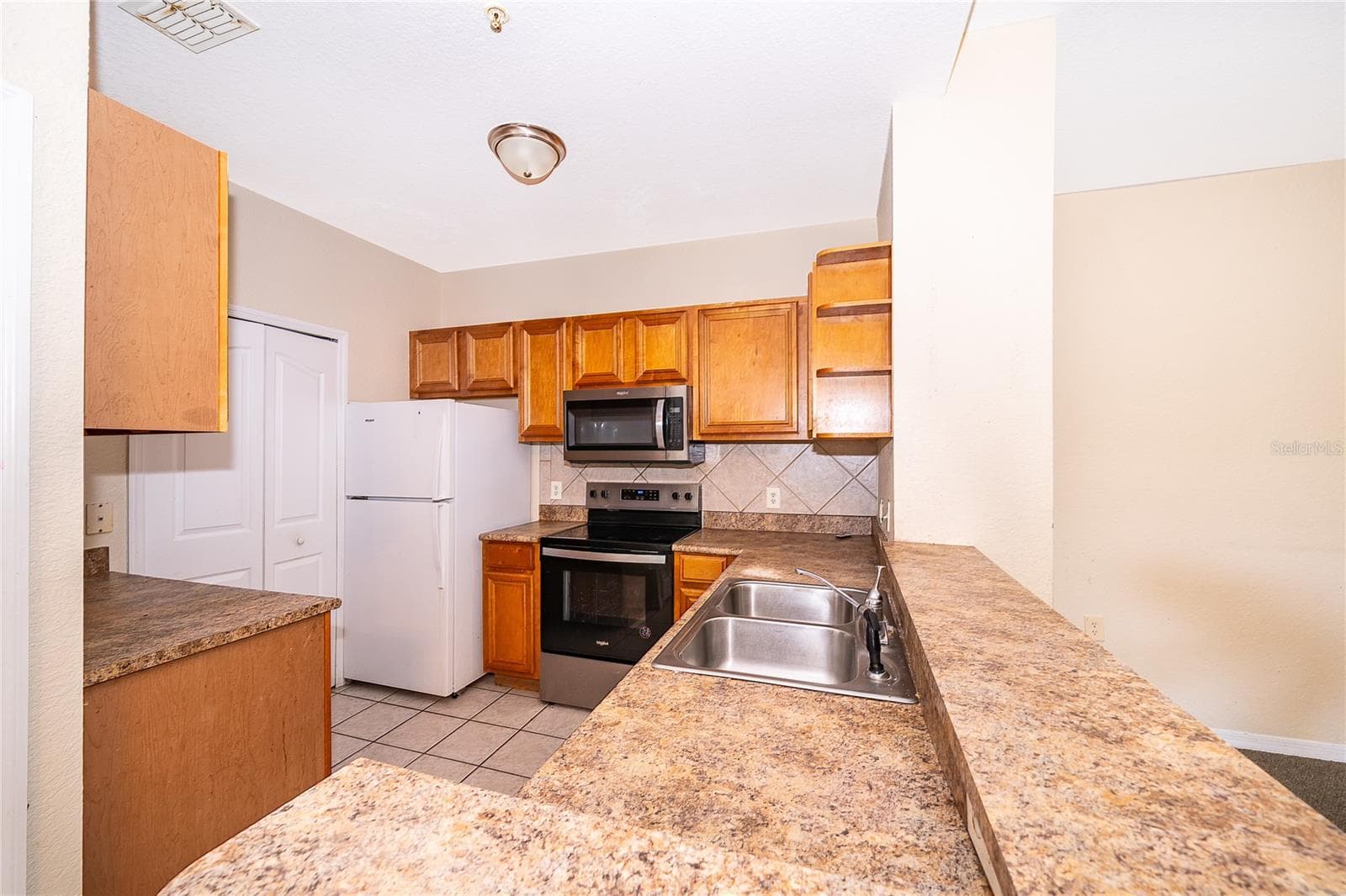 Condominium at 6141 METROWEST BLVD #305, ORLANDO, photo 11 of 20