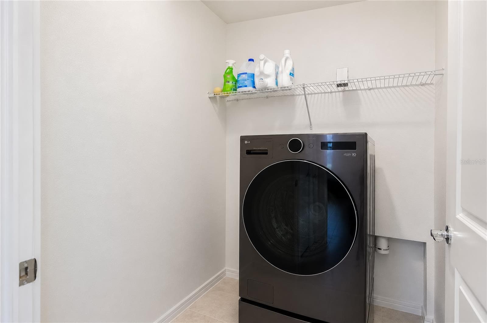 Laundry with all-in-one washer/dryer - 5517 SW 85TH AVENUE RD, OCALA