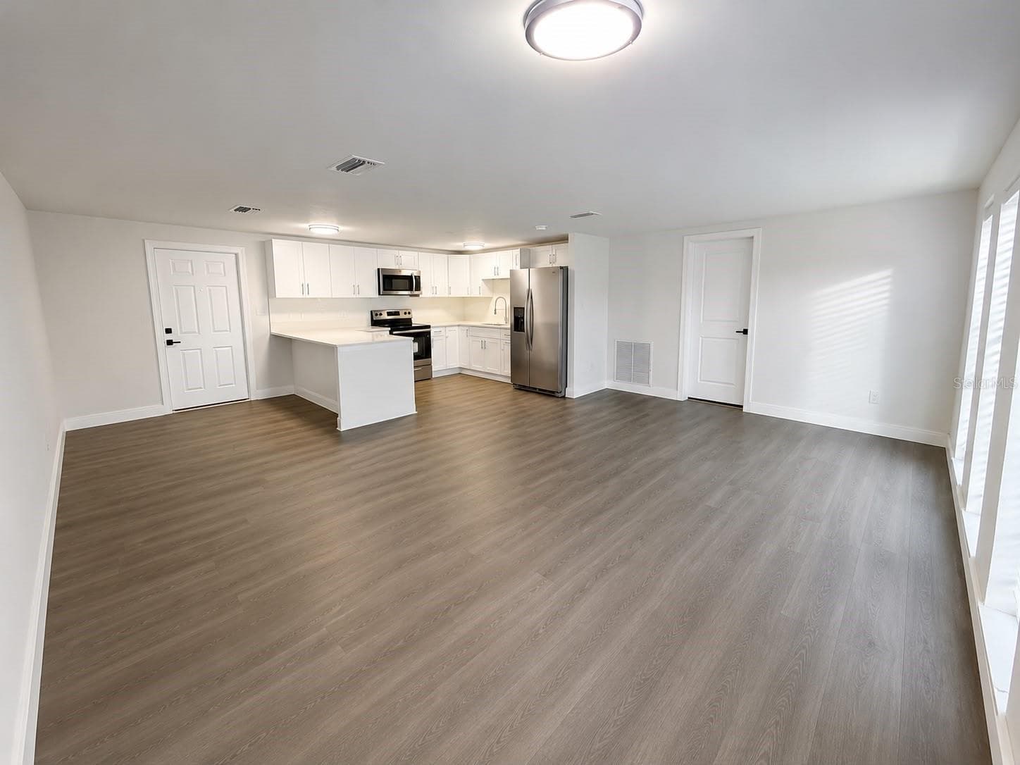 Single Family Residence at 7035 PALISADE DR, PORT RICHEY, photo 2 of 19
