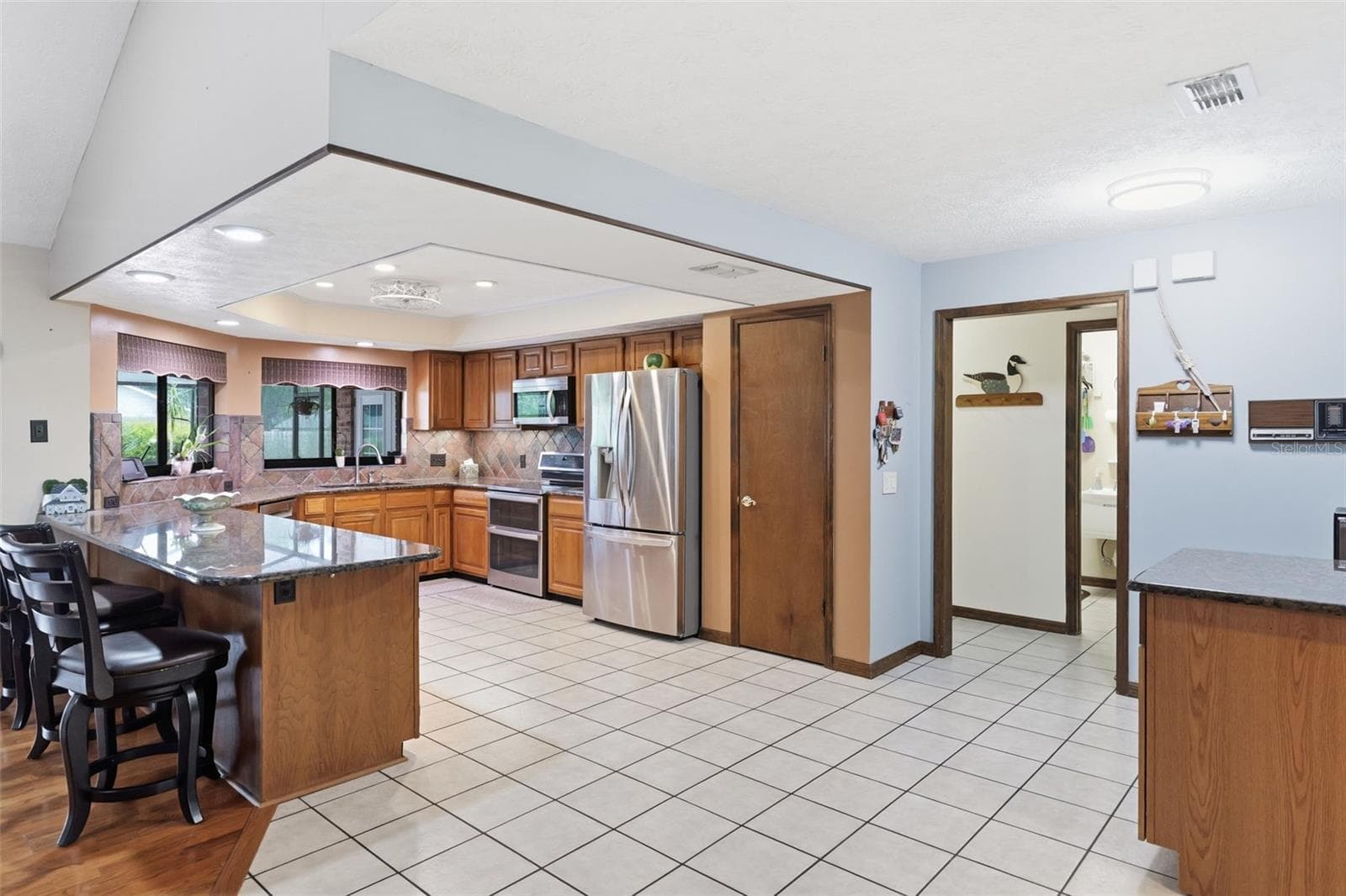 Single Family Residence at 411 SUMMIT CHASE DR, VALRICO, photo 18 of 58
