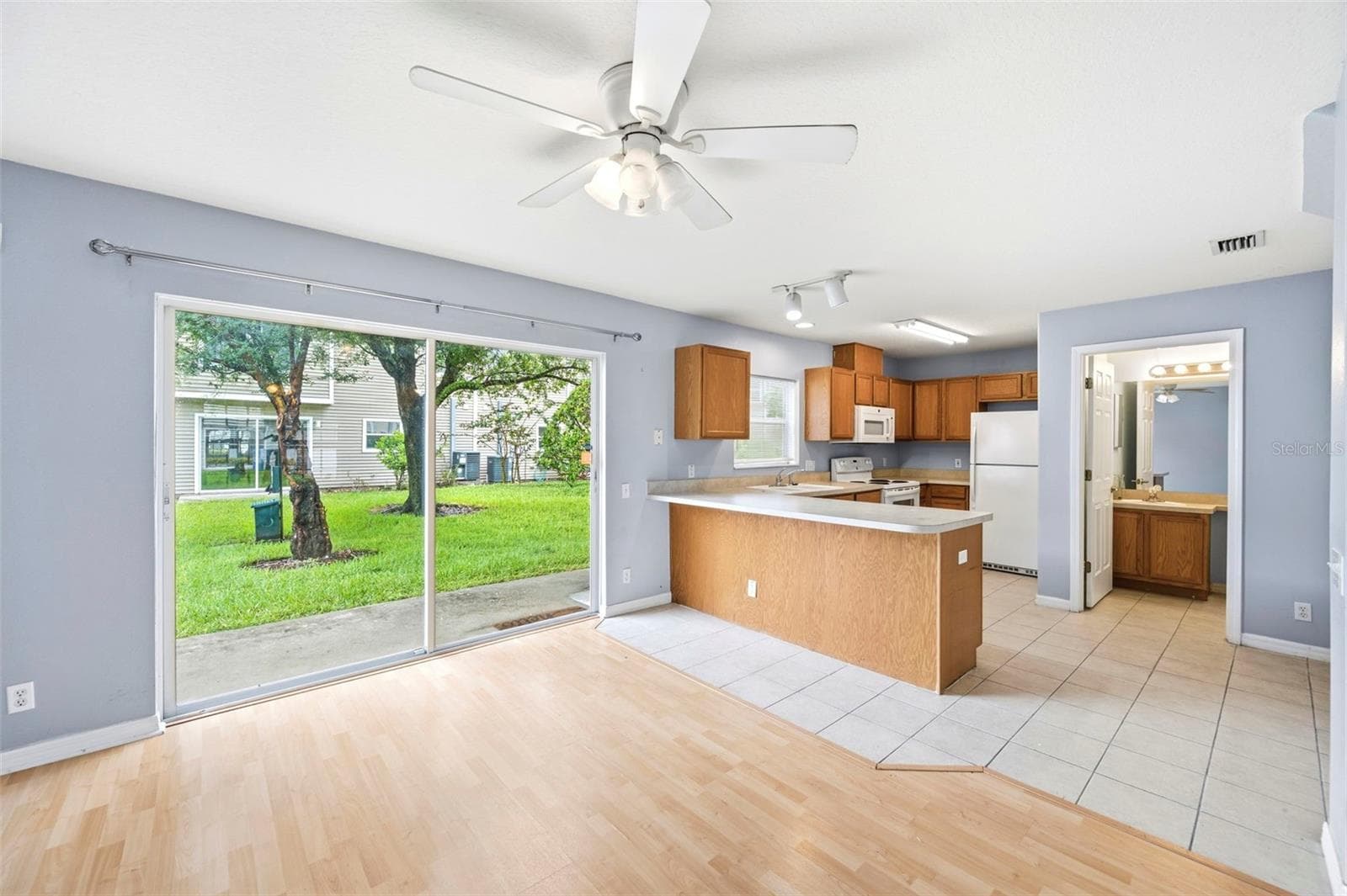 Townhouse at 8013 BOONE DR, LARGO, photo 7 of 21