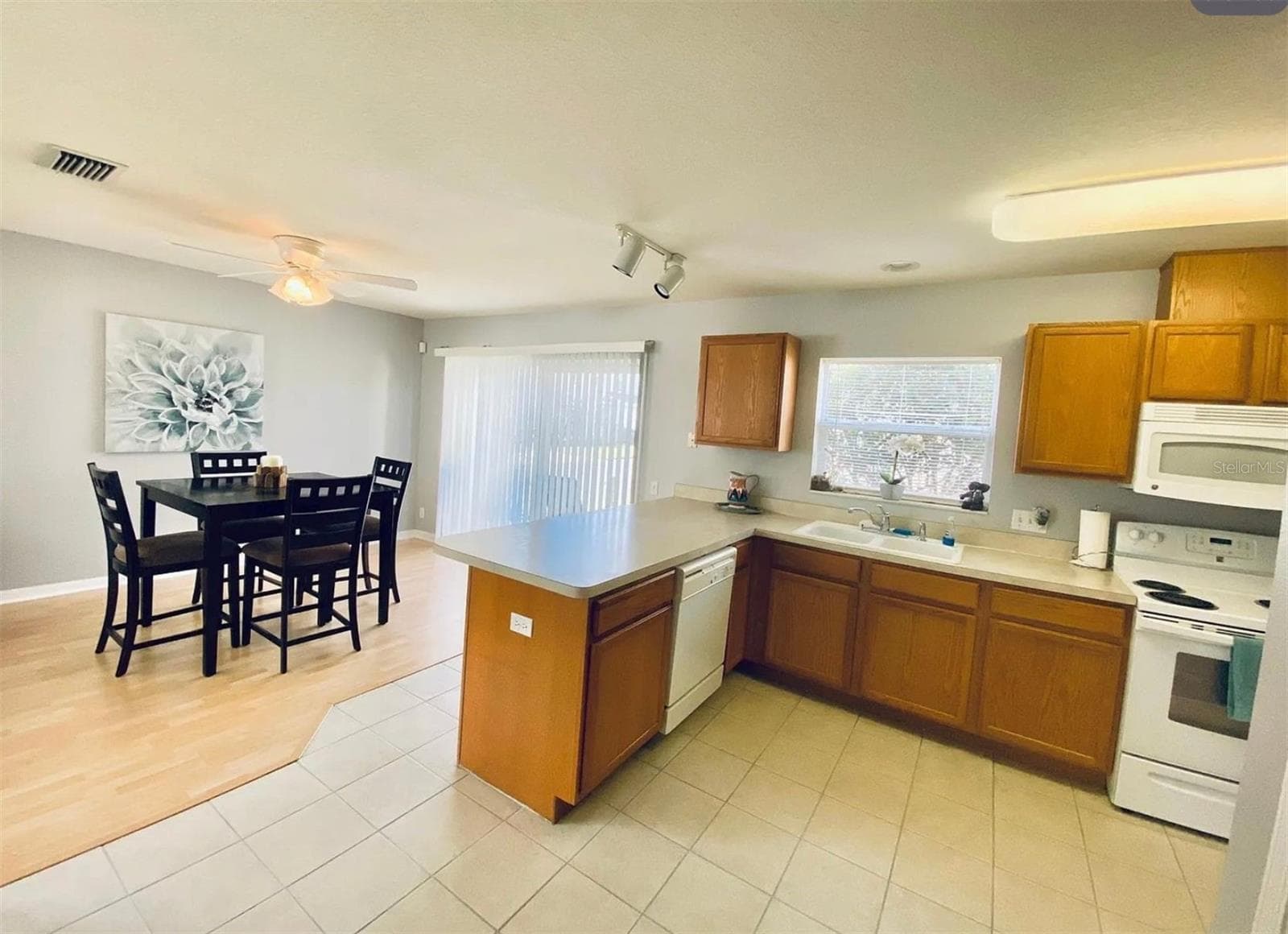 Townhouse at 8013 BOONE DR, LARGO, photo 9 of 21
