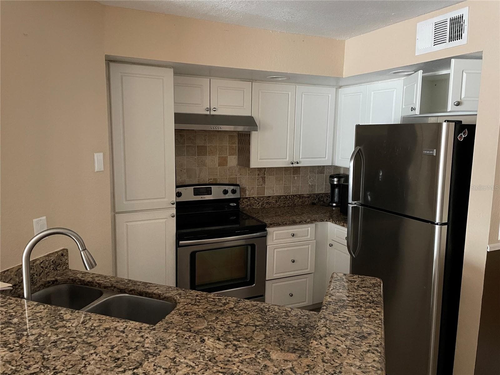 Condominium at 4512 COMMANDER DR #1725, ORLANDO, photo 6 of 14